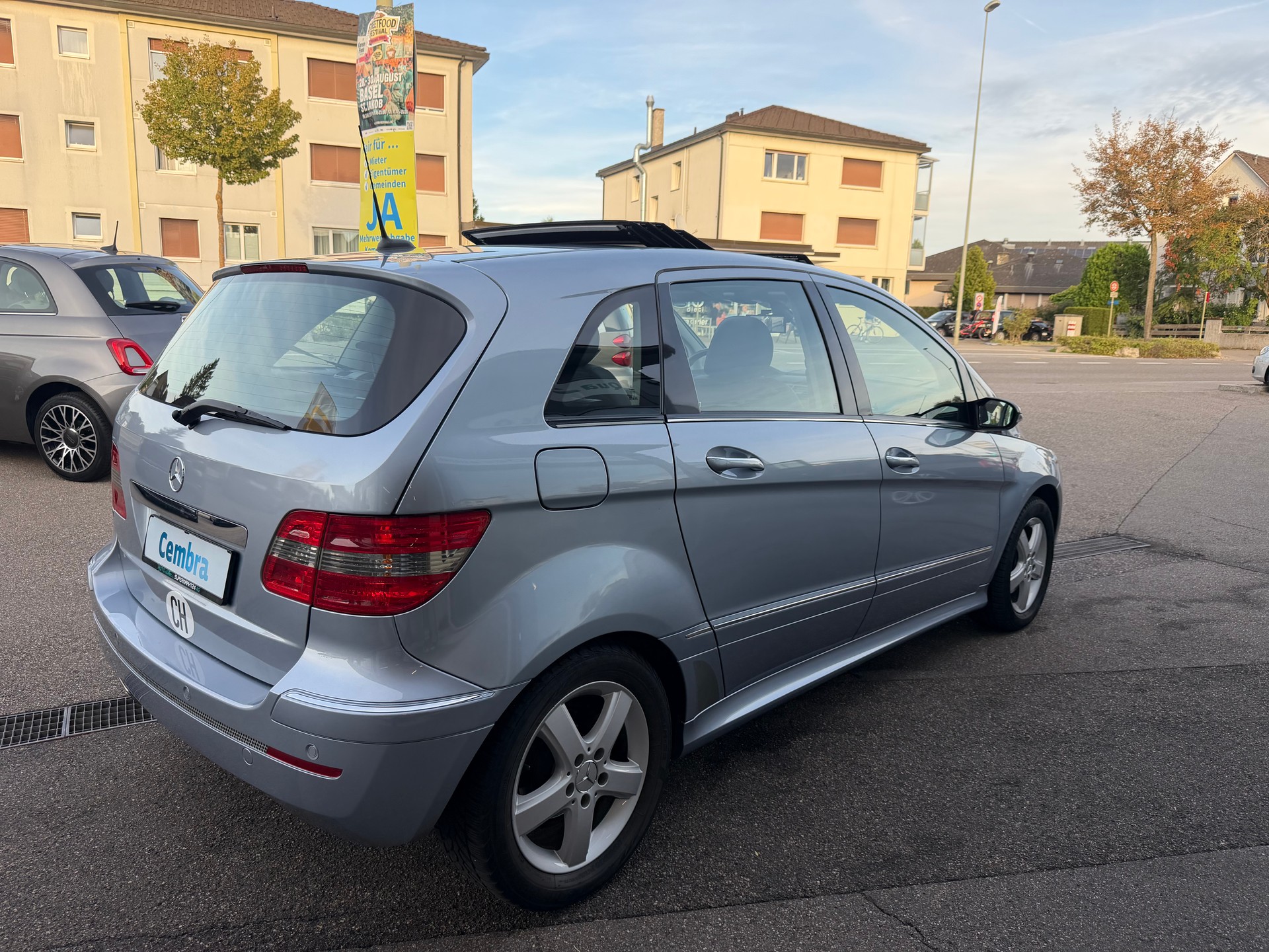 MERCEDES-BENZ B 200-image-4