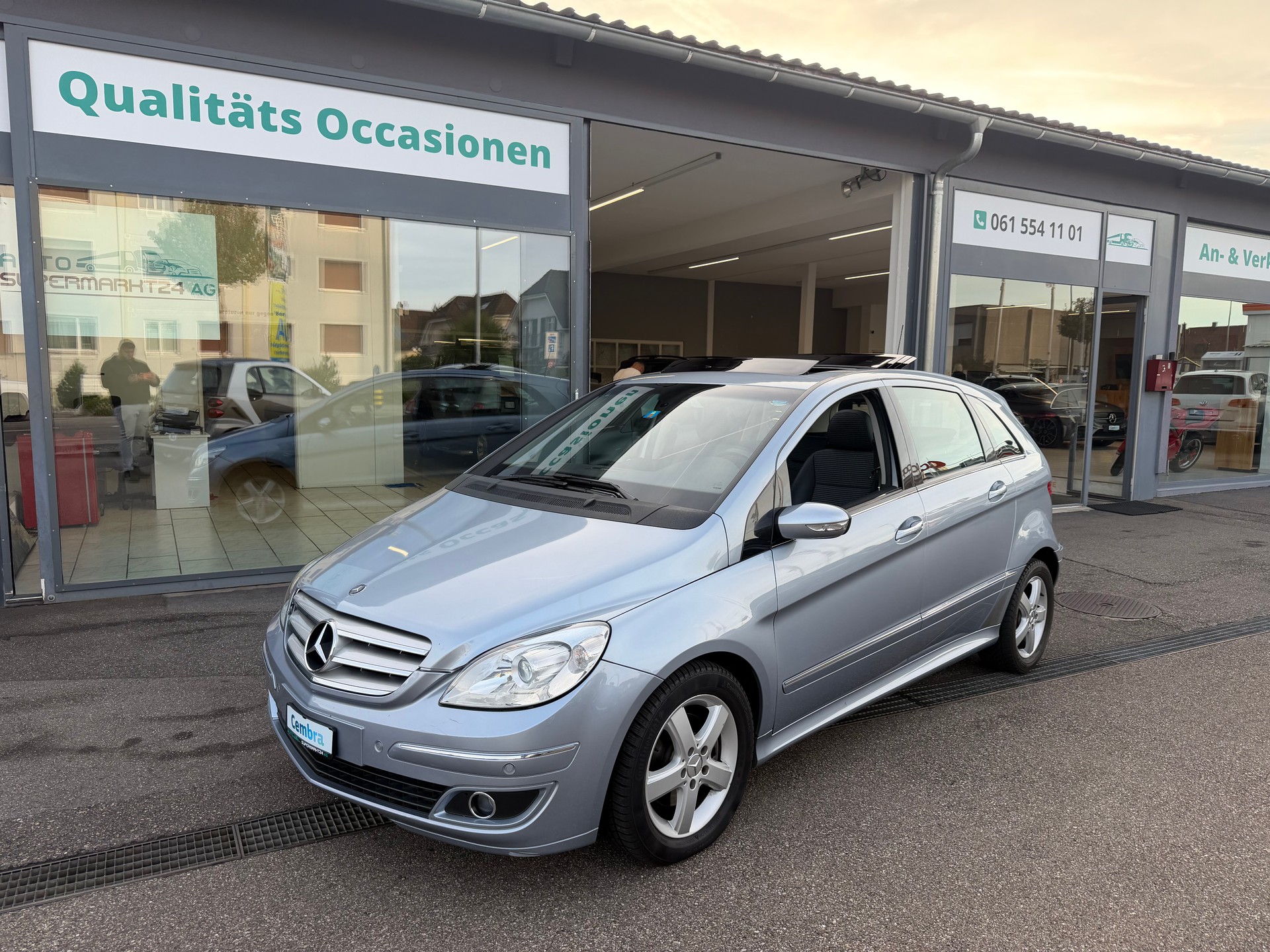 MERCEDES-BENZ B 200