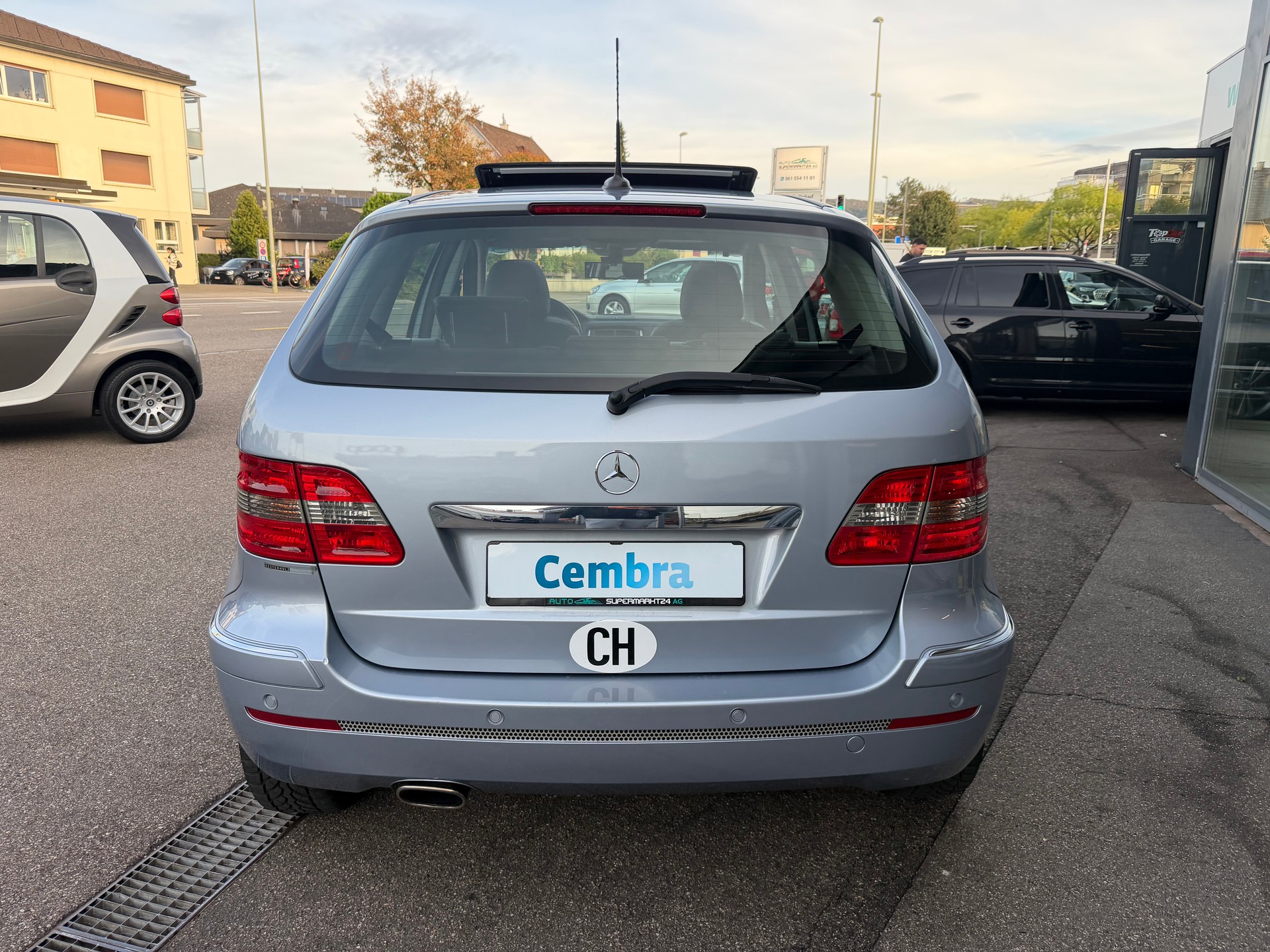 MERCEDES-BENZ B 200-showroom-element-3