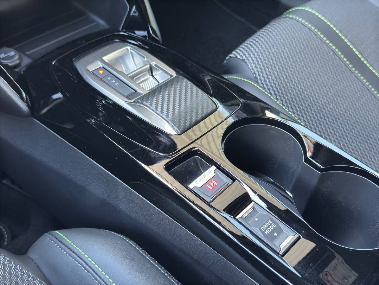 PEUGEOT 2008 1.2 Hybrid 145 GT-image-7