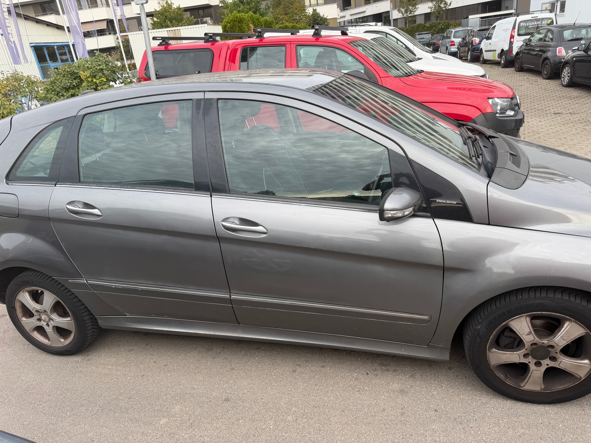 MERCEDES-BENZ B 170-showroom-element-3