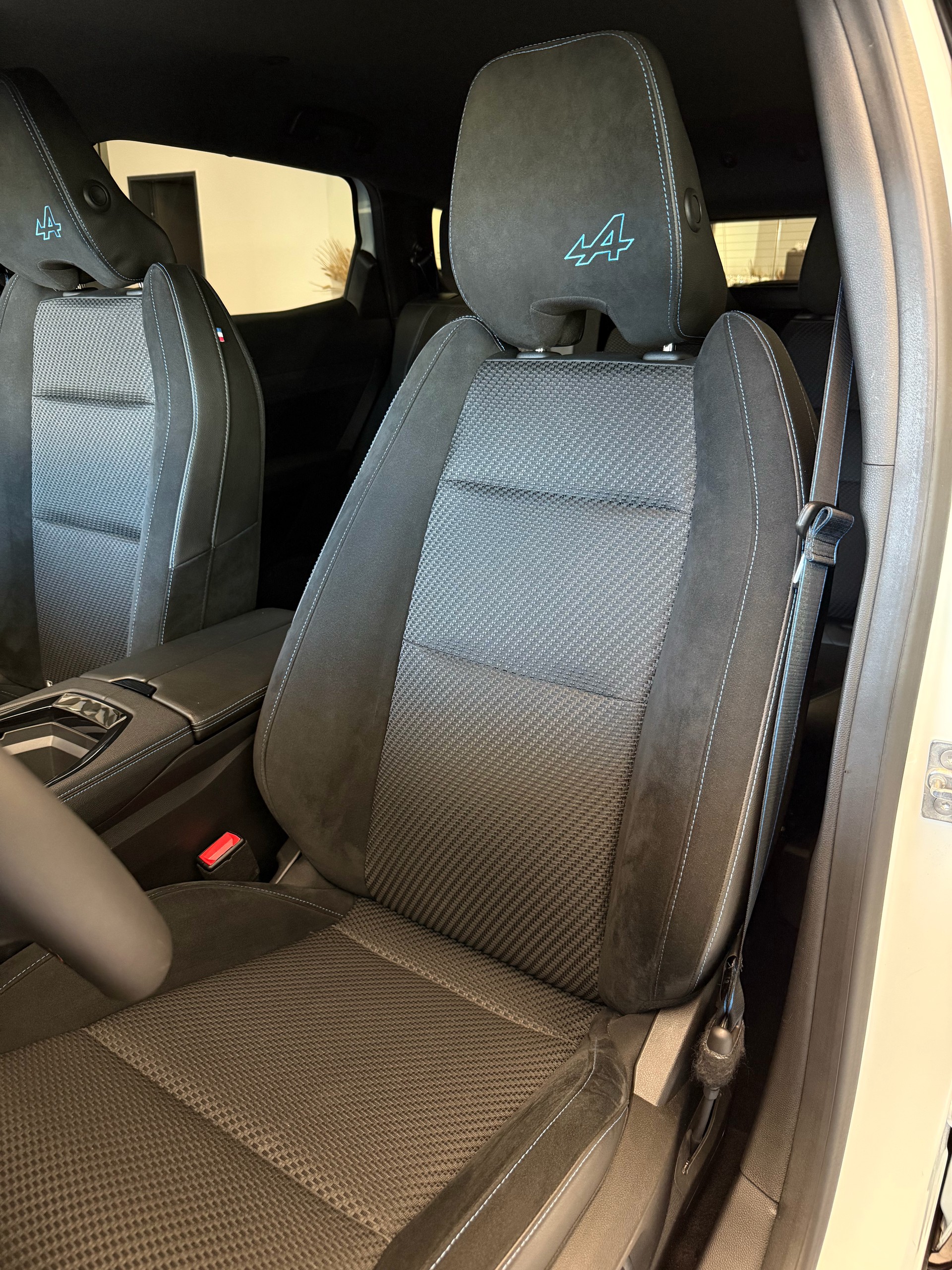 RENAULT Espace 1.2 E-Tech 200 Esprit Alpine 5-Sitze-image-5