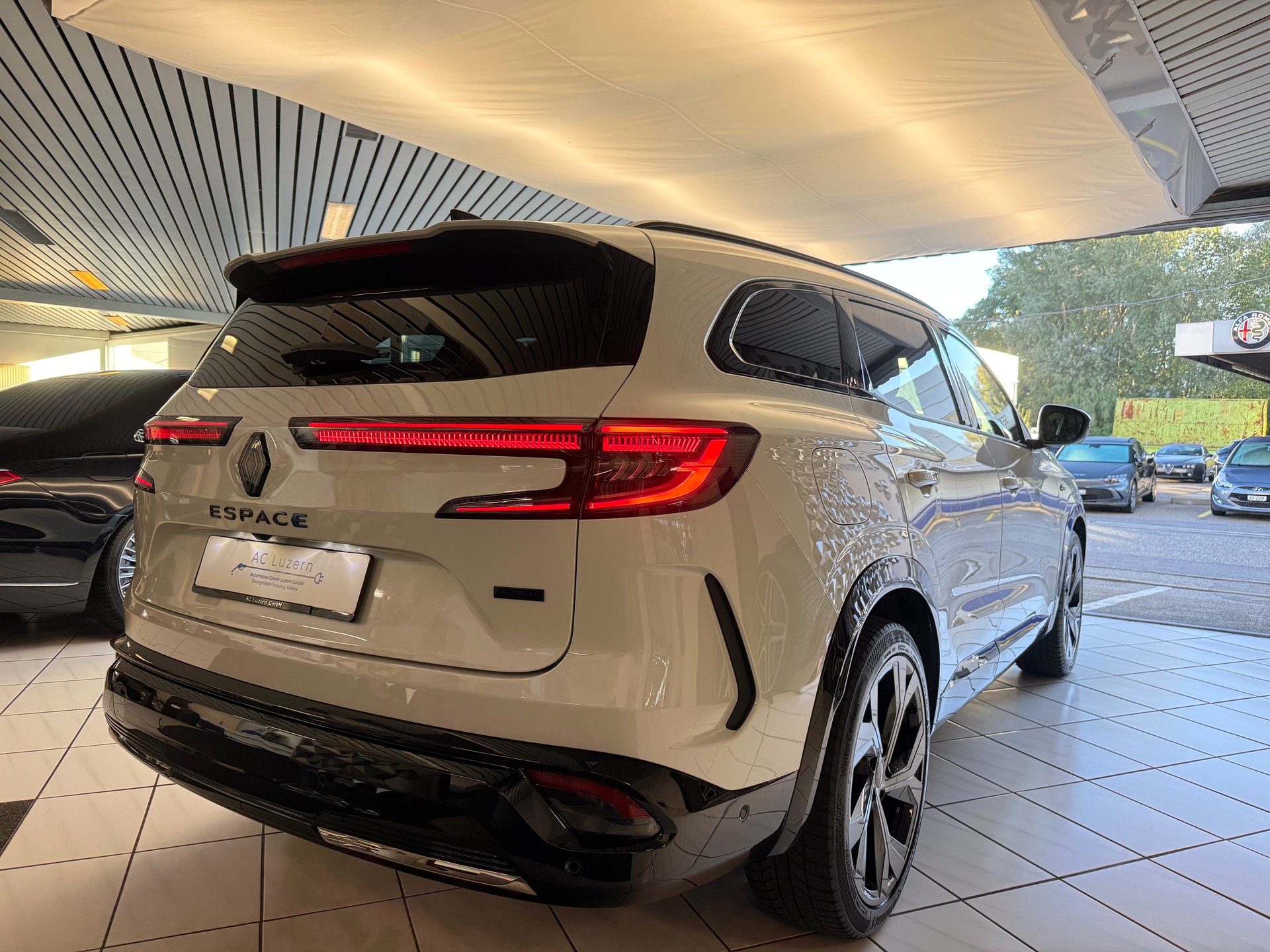 RENAULT Espace 1.2 E-Tech 200 Esprit Alpine 5-Sitze-showroom-element-2