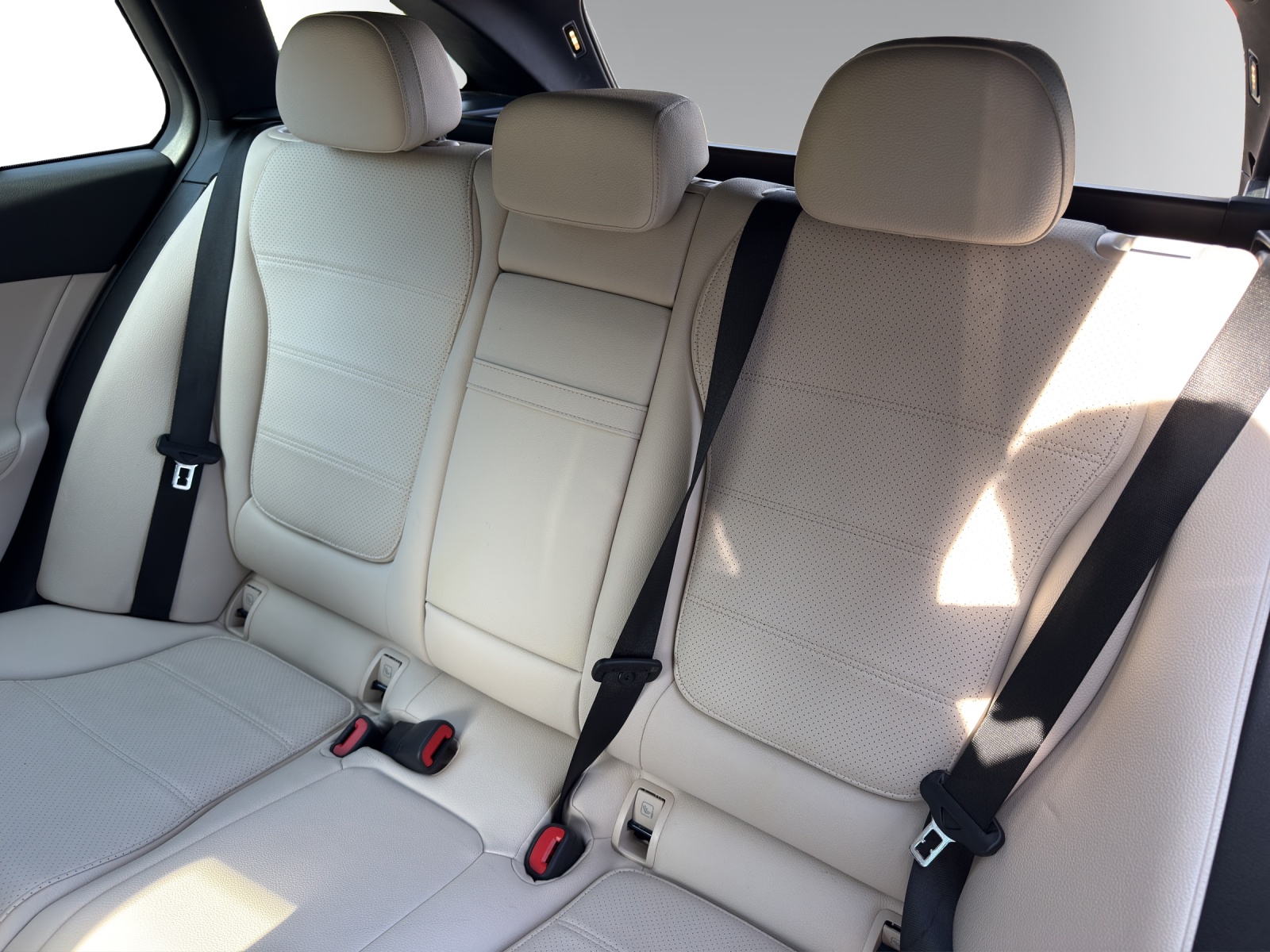 MERCEDES-BENZ C 220 d-image-12