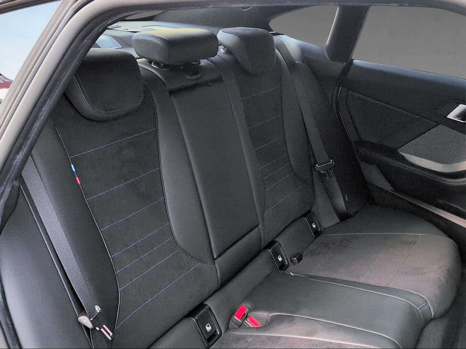 BMW M235i xDrive Gran Coupé-image-12