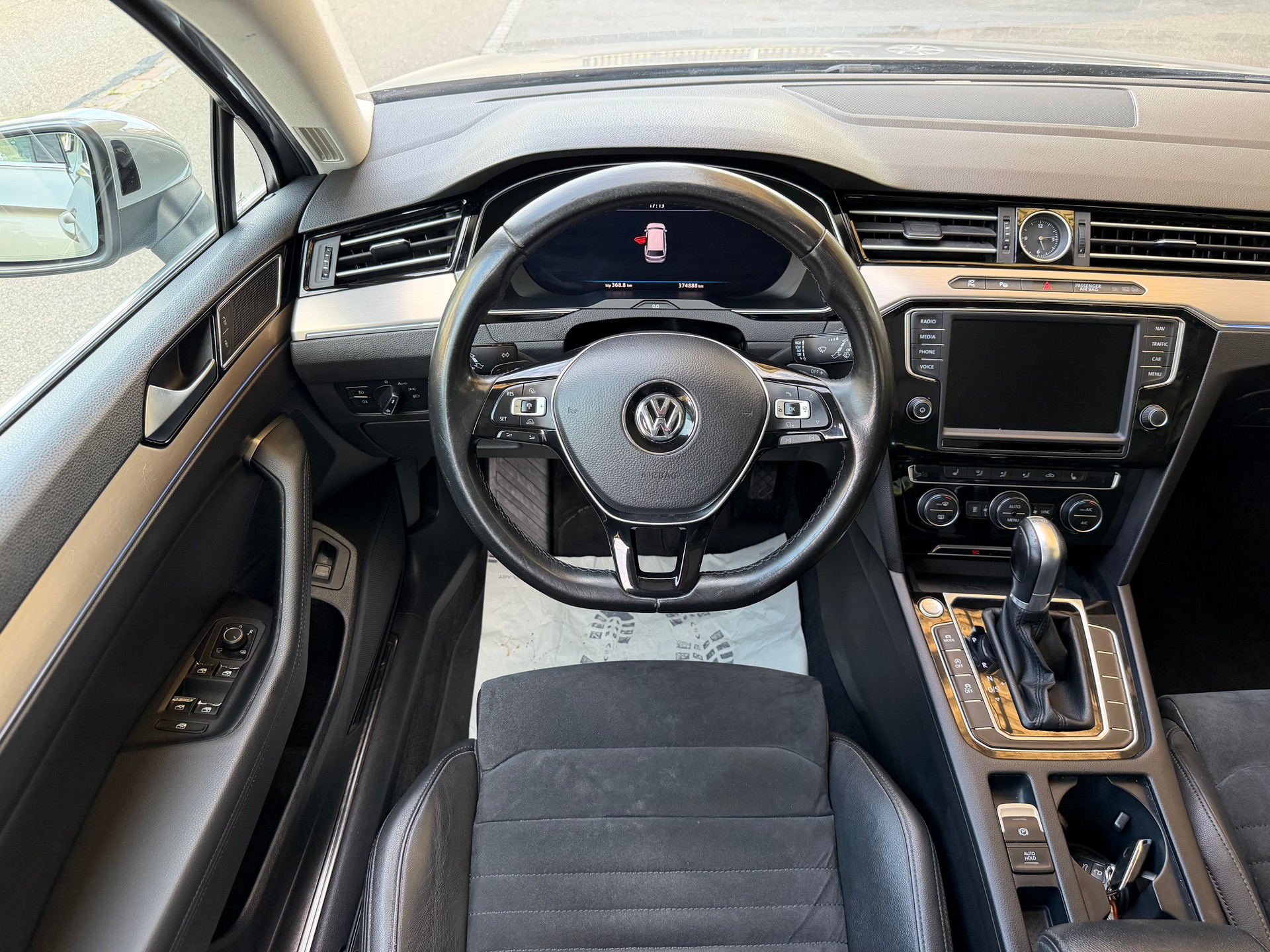 VW Passat Variant 2.0 TSI BMT Highline 4Motion DSG-image-9