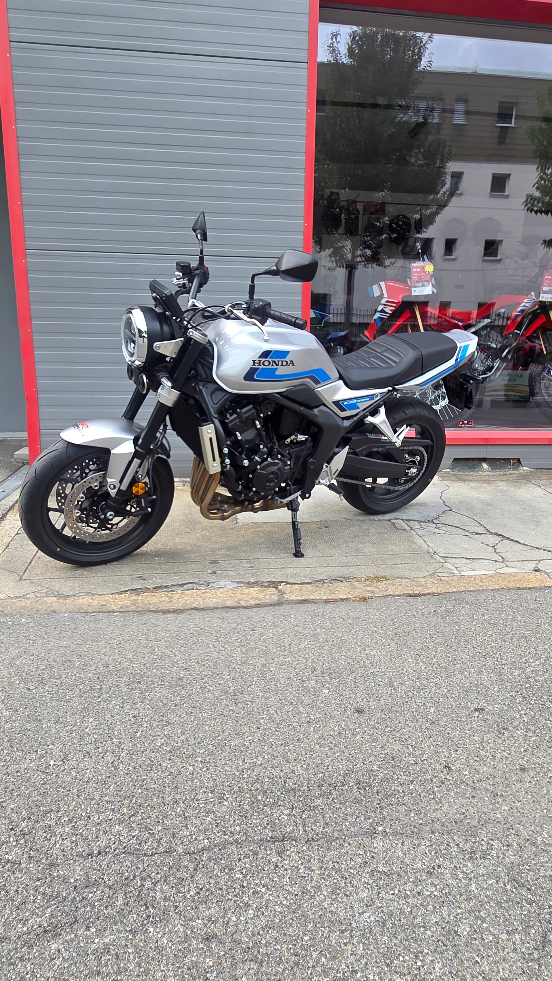 HONDA CB1000F-image-2