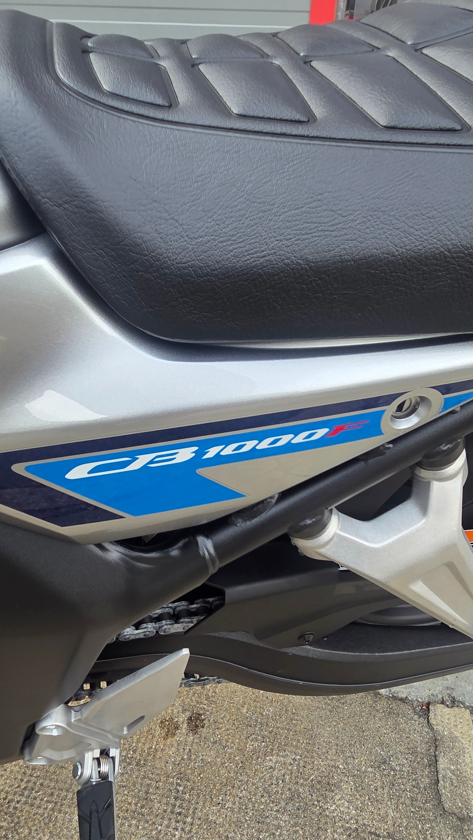 HONDA CB1000F-image-3