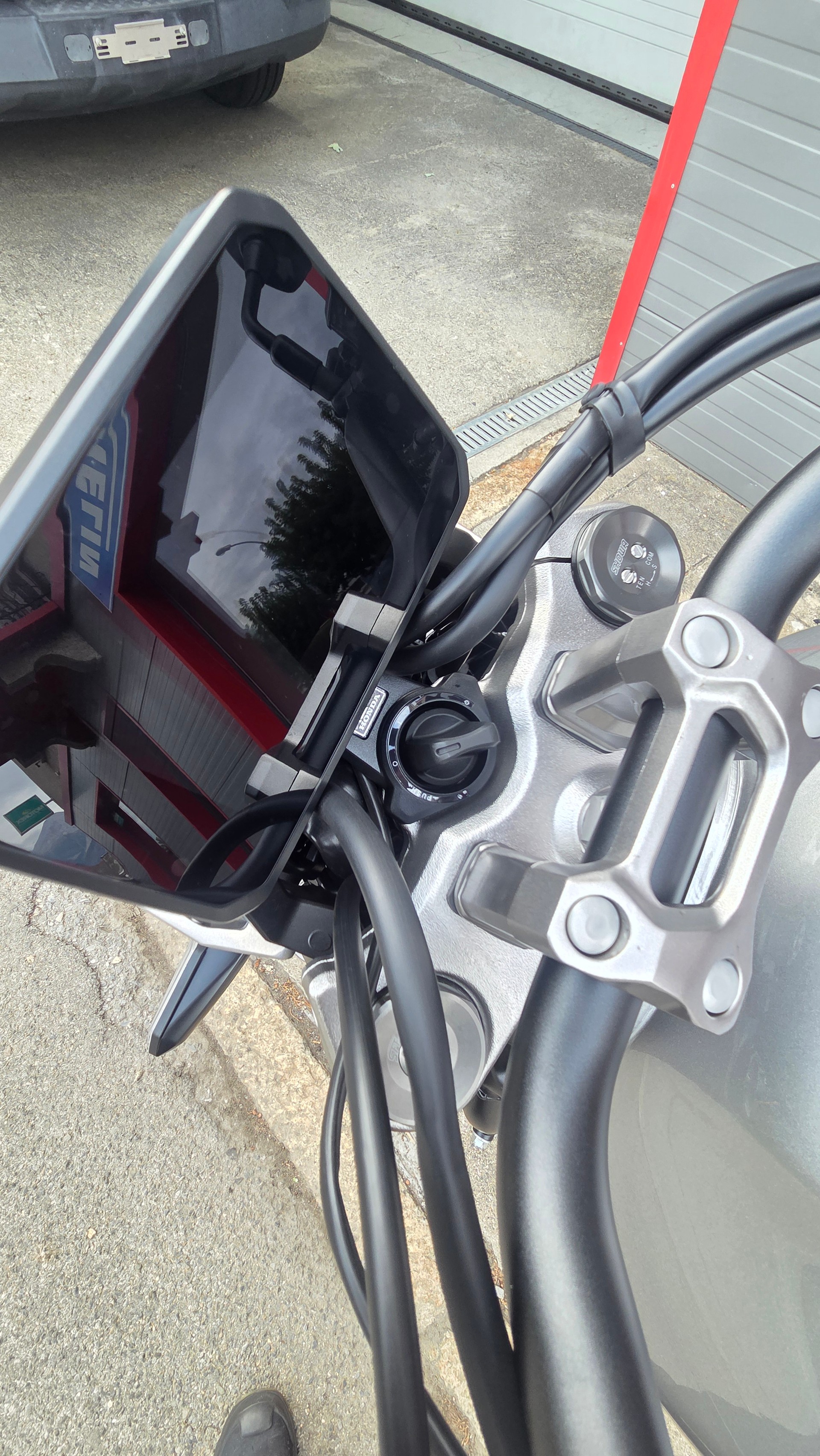 HONDA CB1000F-image-9