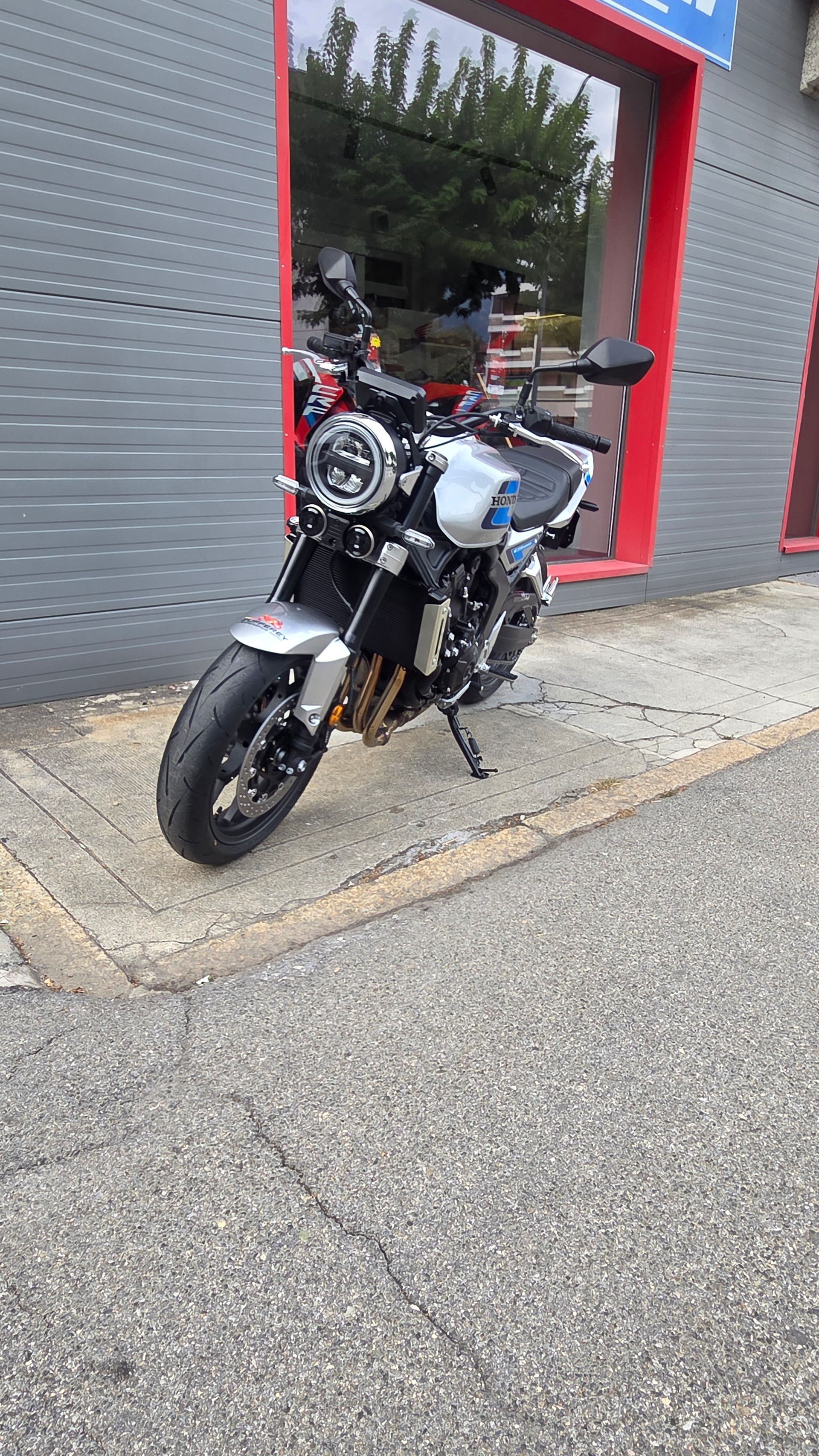 HONDA CB1000F-image-0