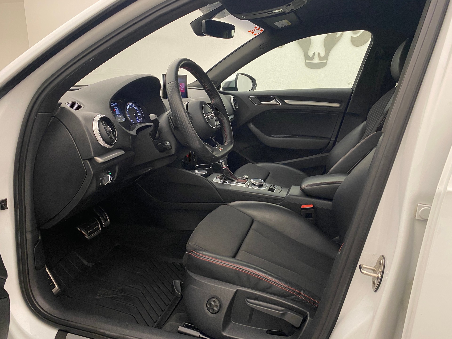AUDI S3 2.0TFSI Quattro S-Tronic-image-10