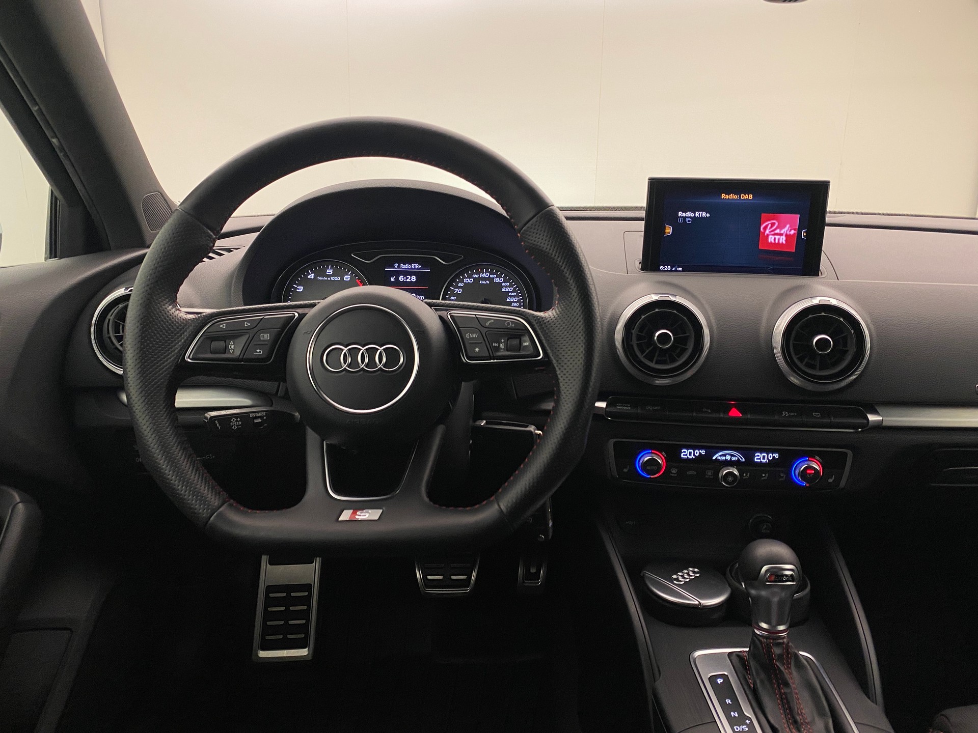 AUDI S3 2.0TFSI Quattro S-Tronic-image-8