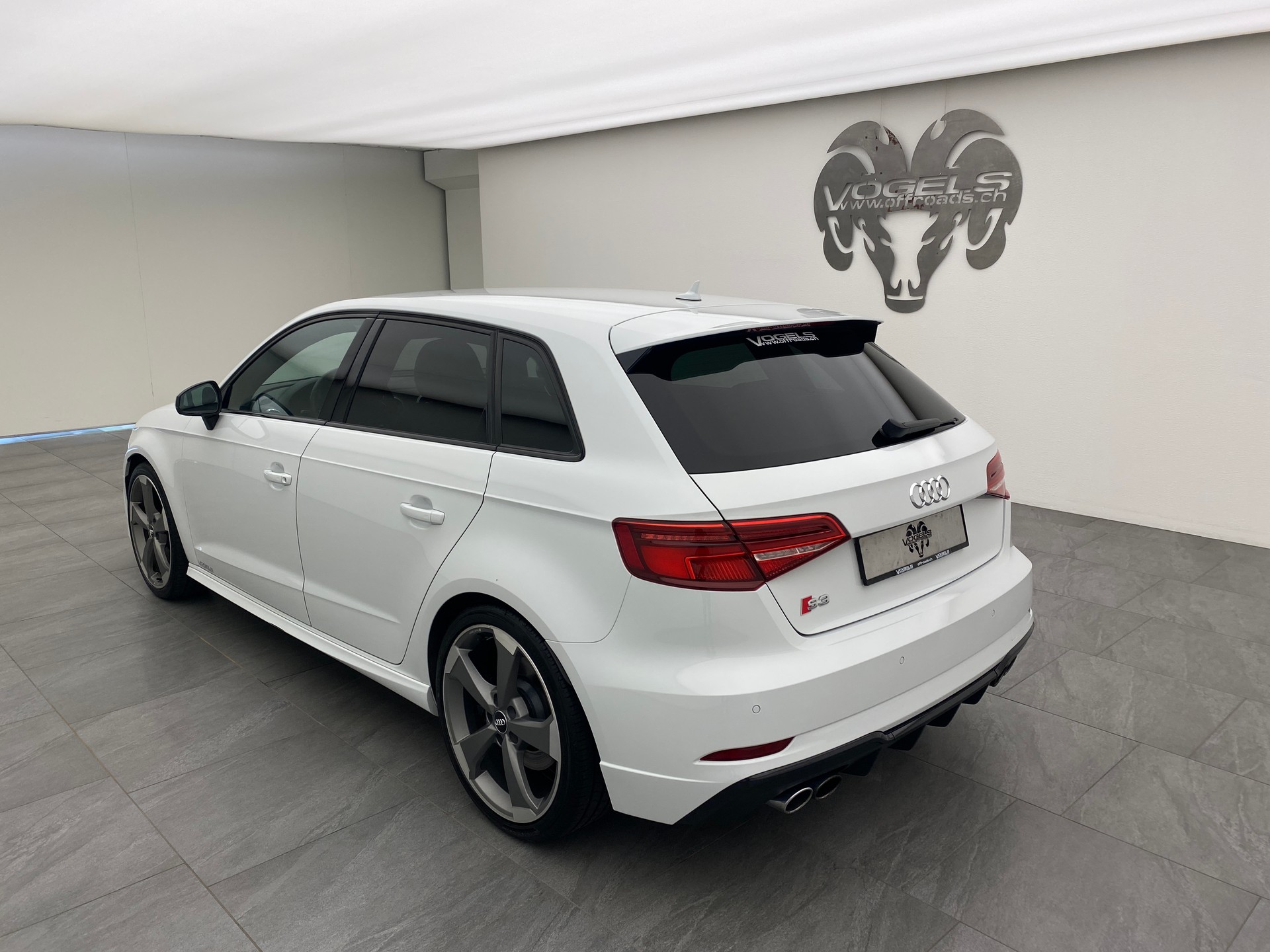 AUDI S3 2.0TFSI Quattro S-Tronic-image-5
