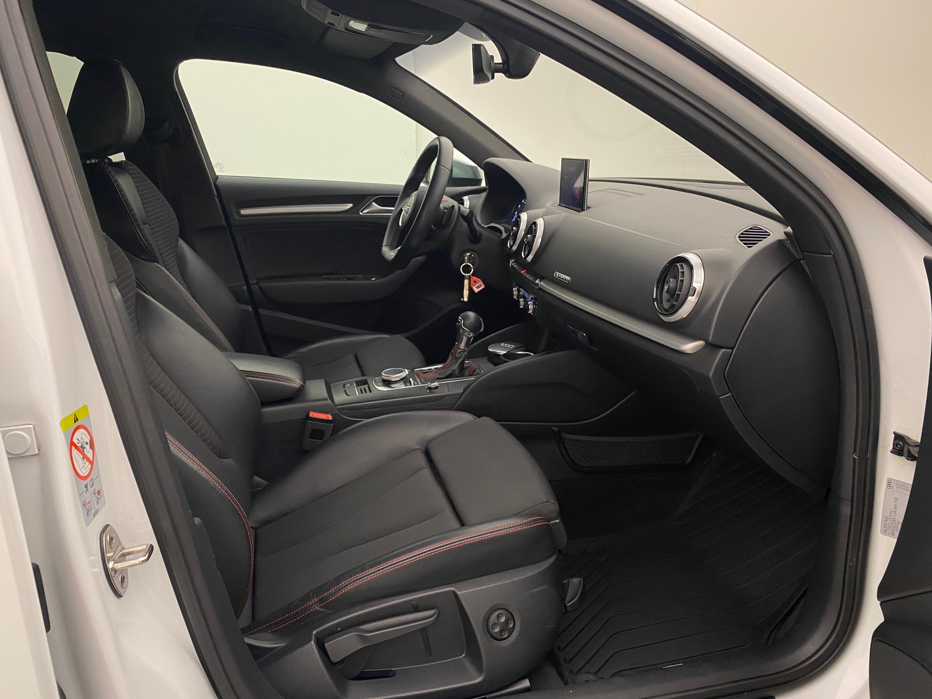 AUDI S3 2.0TFSI Quattro S-Tronic-image-12