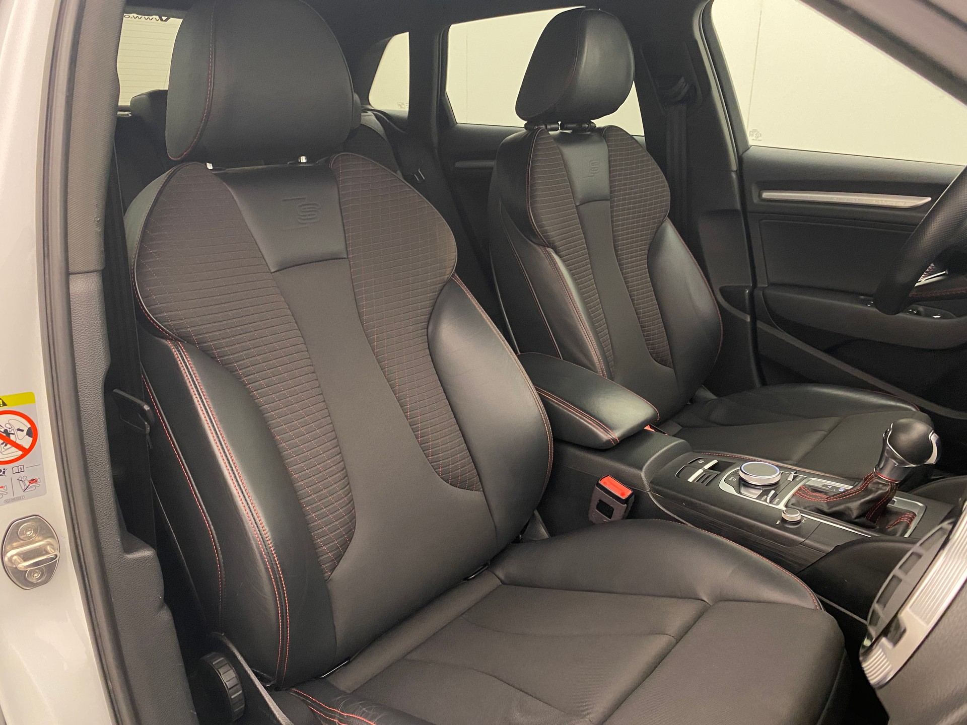 AUDI S3 2.0TFSI Quattro S-Tronic-image-11
