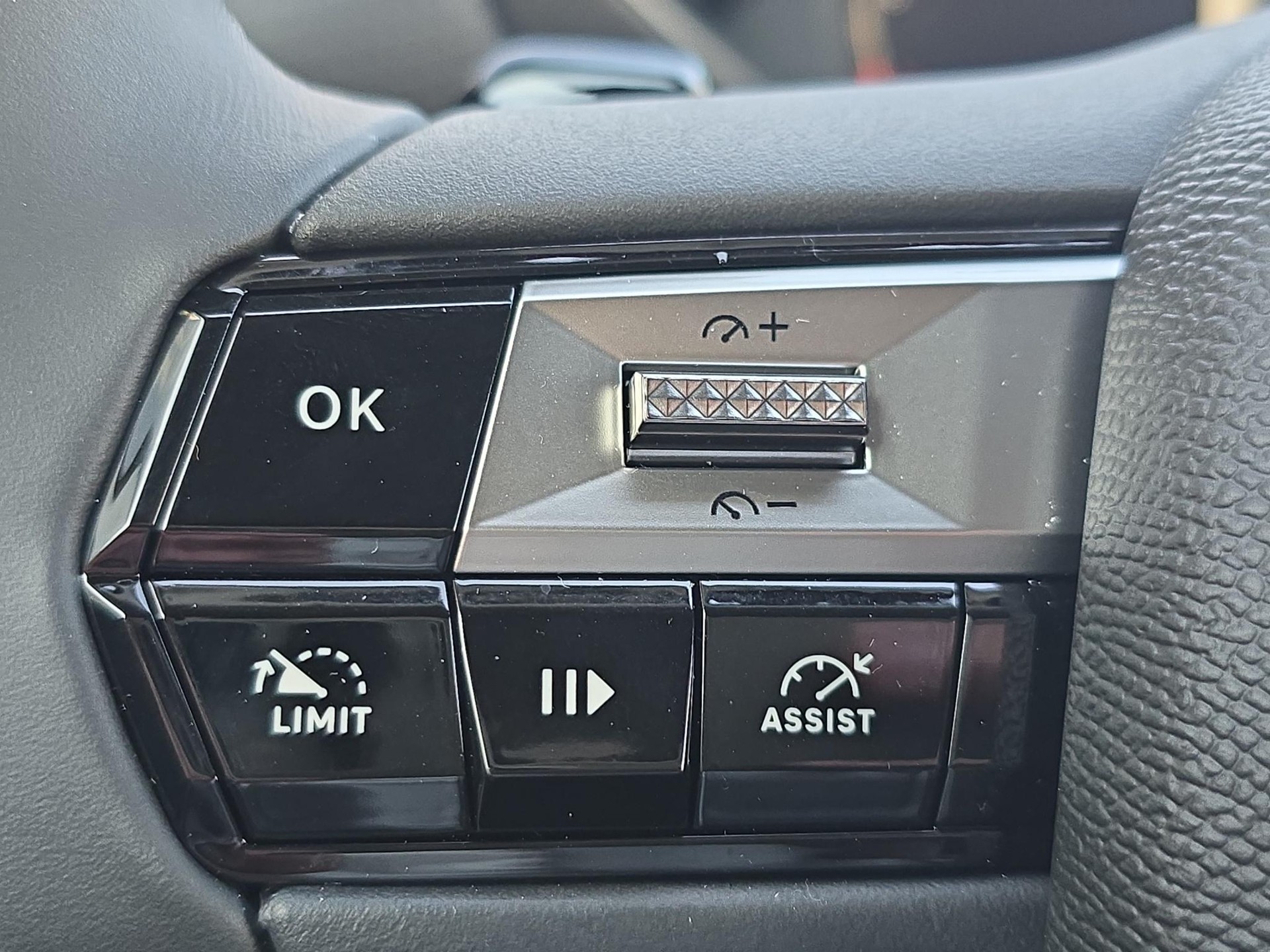 DS AUTOMOBILES 3 1.2 Hybrid Diva-image-12