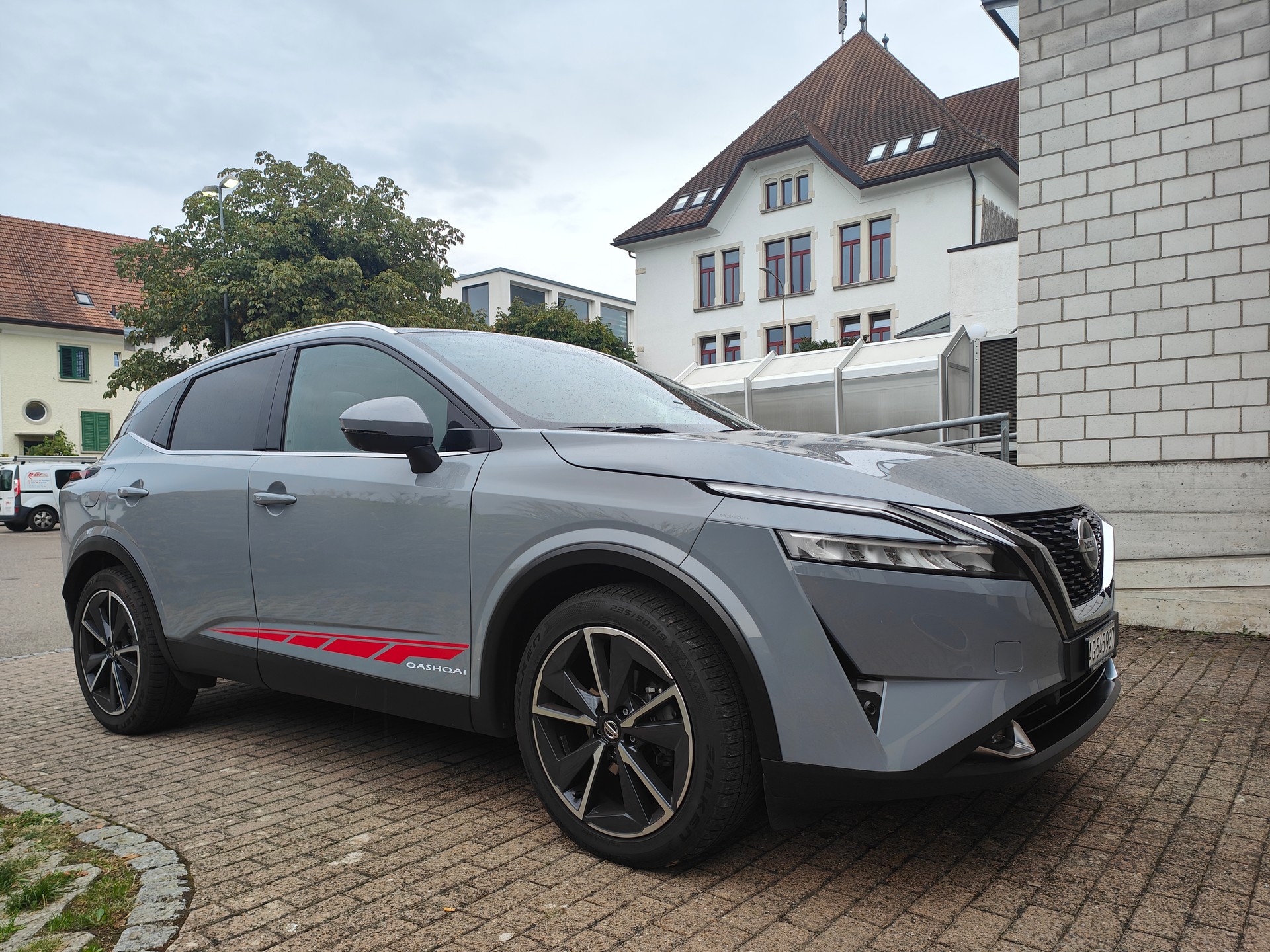 NISSAN QASHQAI 1.3 DIG-T Tekna+ 4x4-image-8