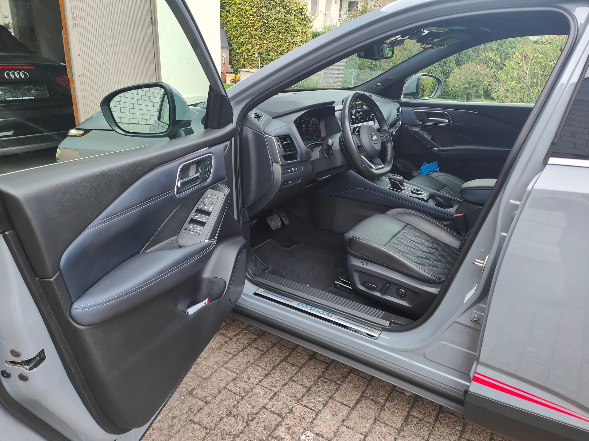 NISSAN QASHQAI 1.3 DIG-T Tekna+ 4x4-image-12