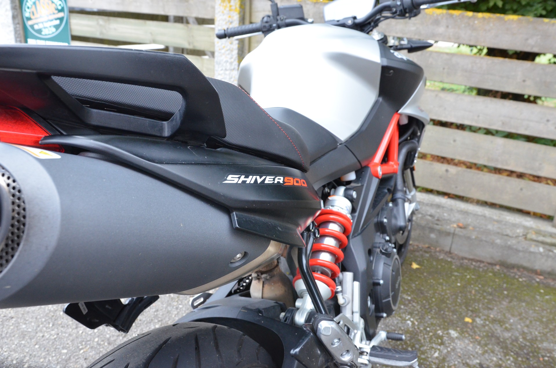 APRILIA SL 900 Shiver ABS-image-9