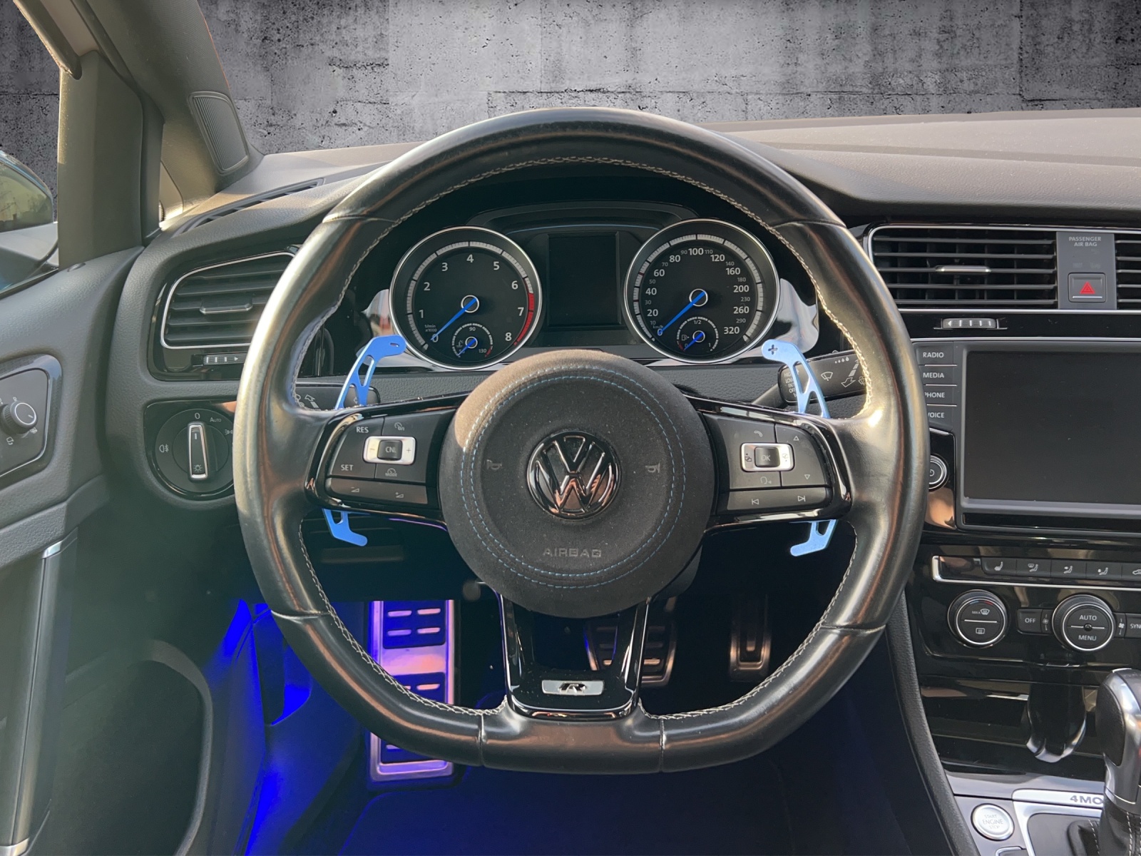 VW Golf 2.0 TSI R 4Motion DSG-image-14