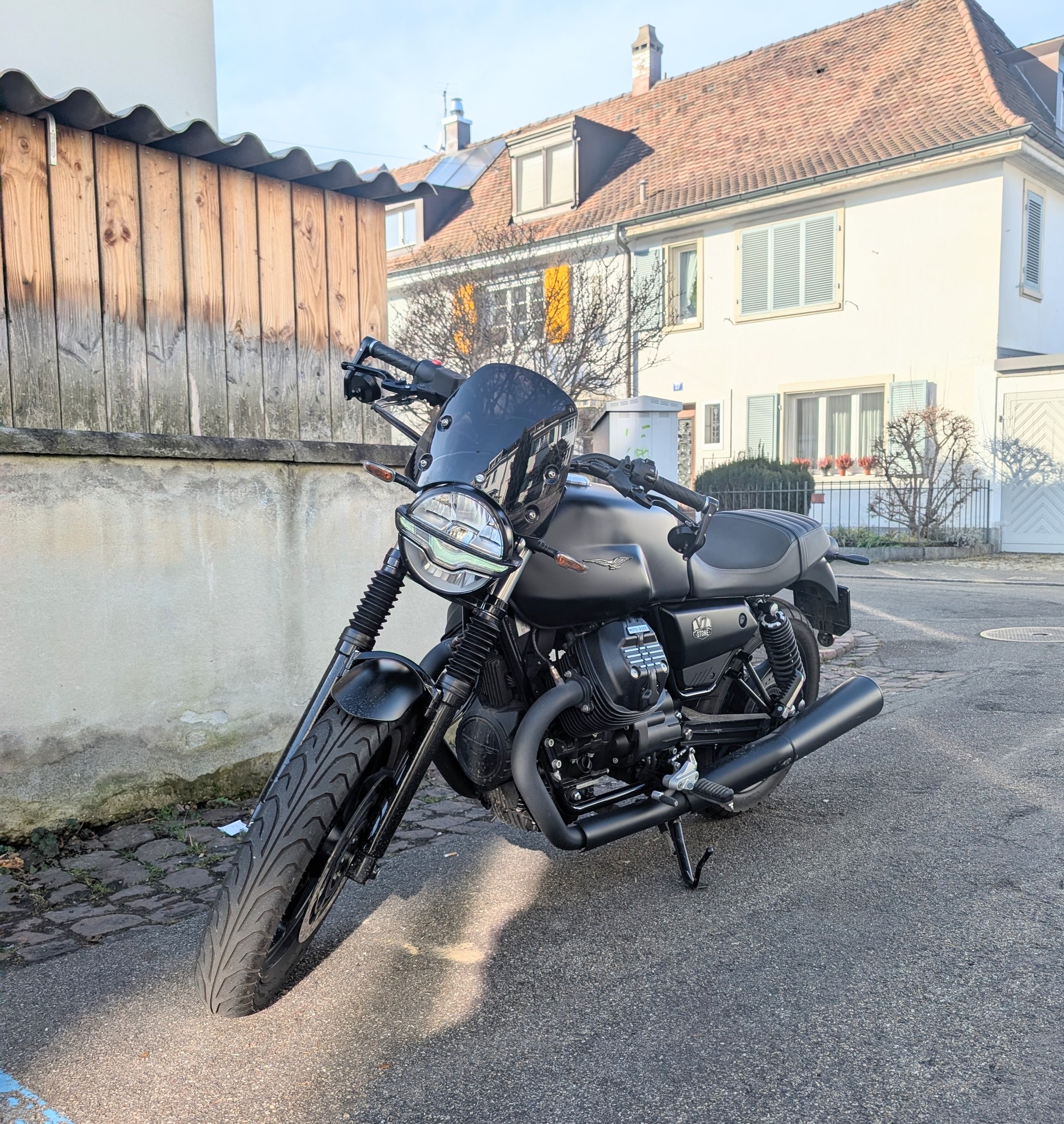 MOTO GUZZI Moto Guzzi V7 850 Stone ABS – nur 3’940 km – Top Zustand-image-1