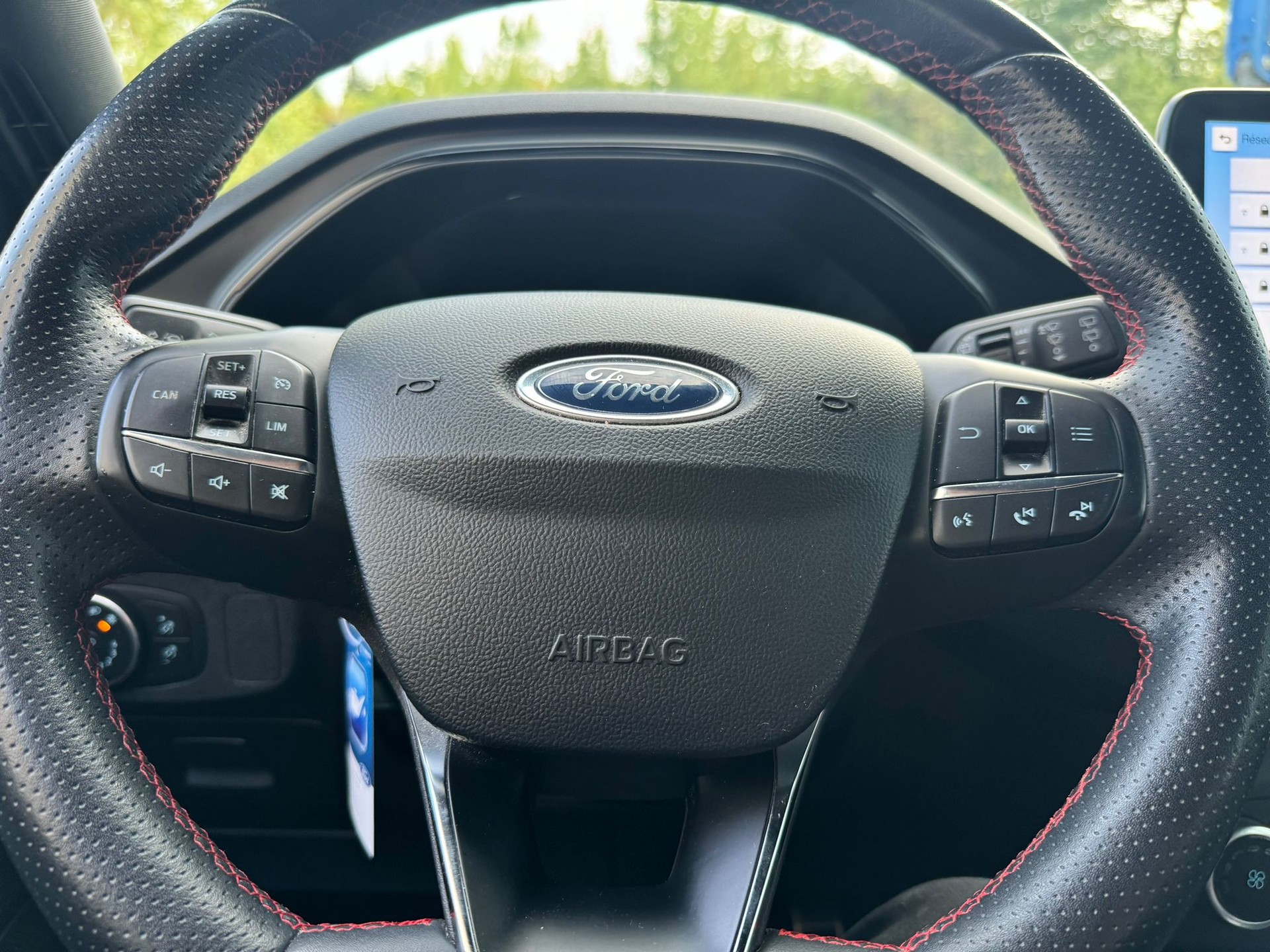 FORD Focus 1.5 TDCi ST Line Automatic-image-6
