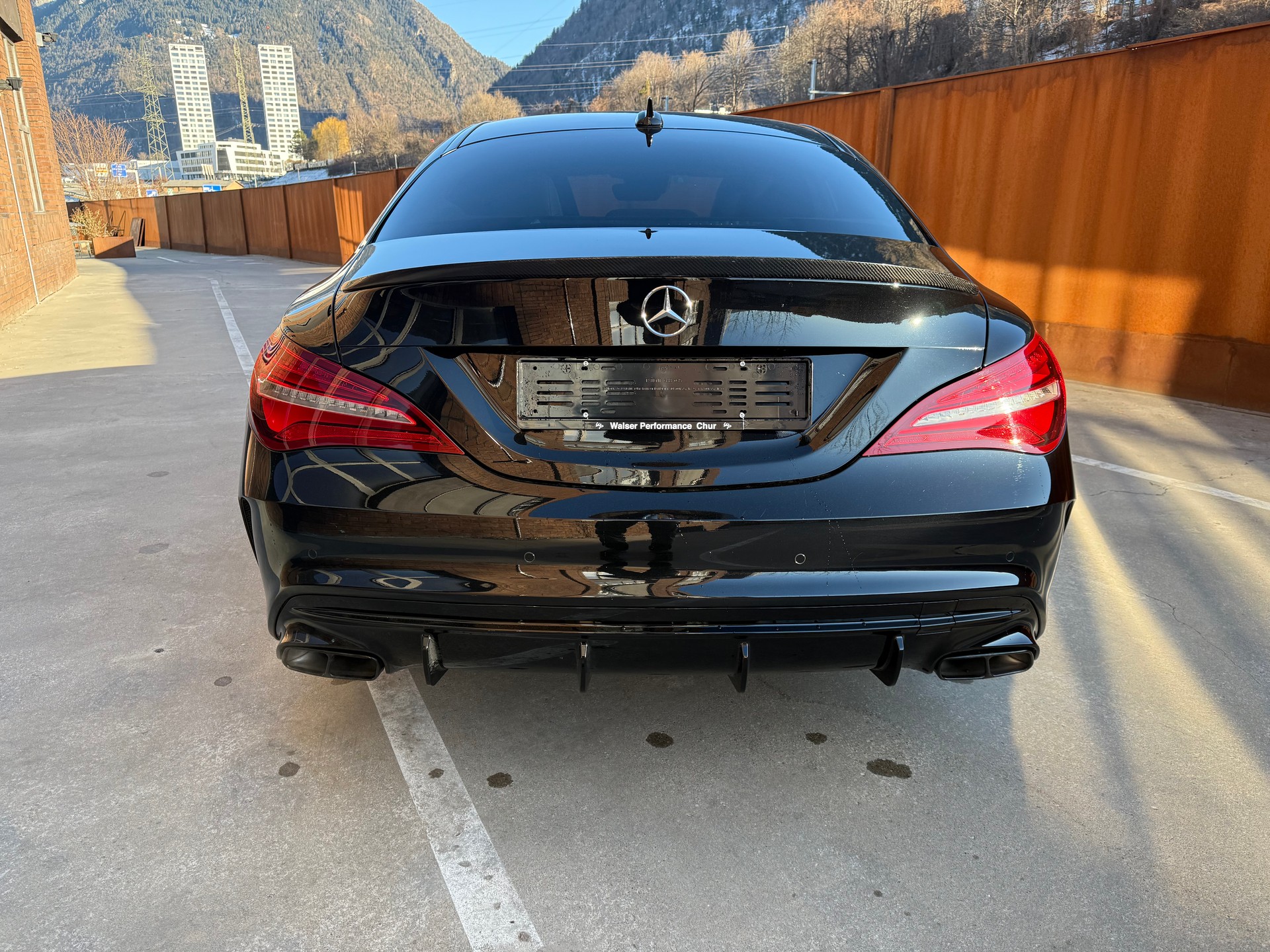 MERCEDES-BENZ CLA 250 AMG Line 7G-DCT 4Matic-image-2