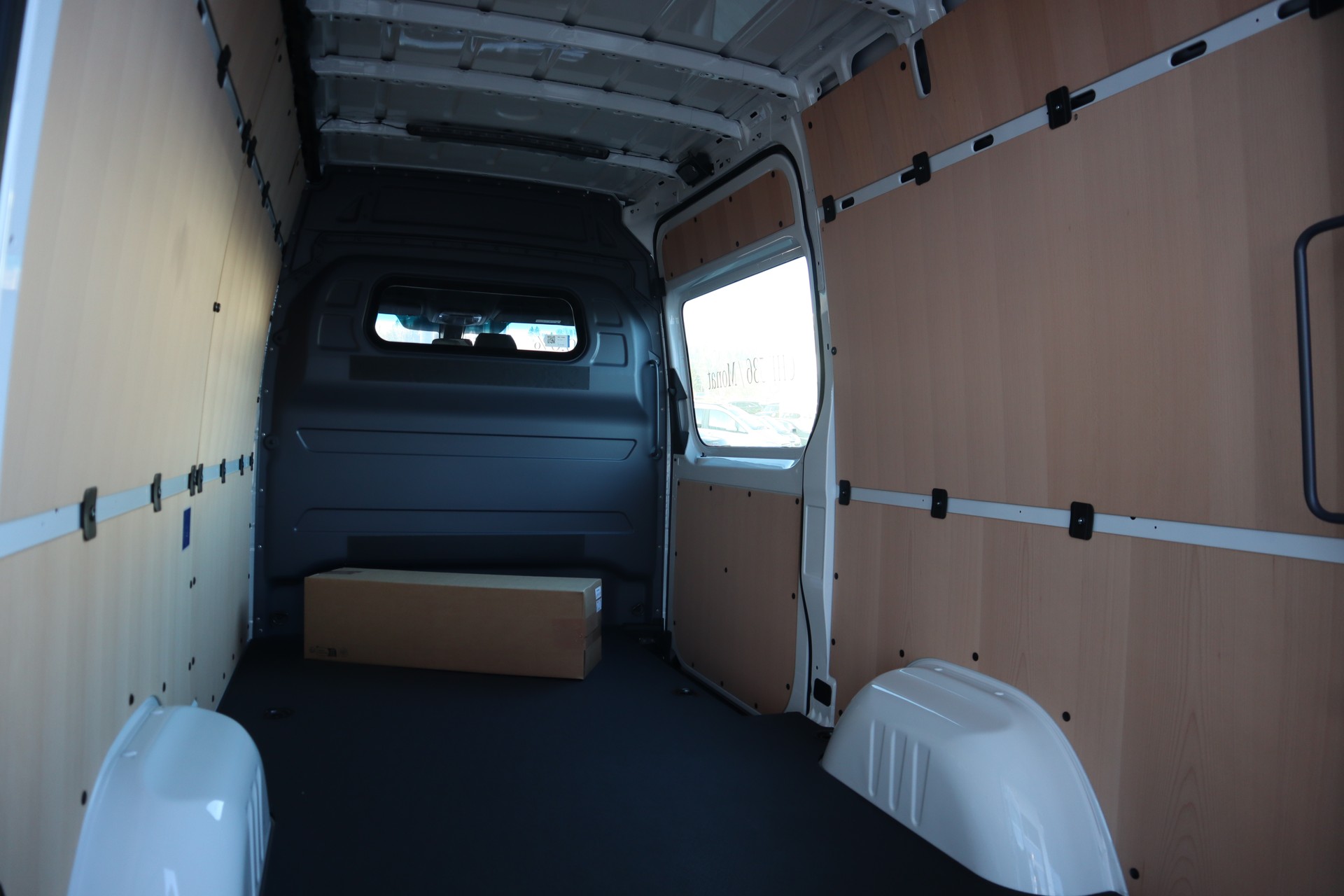MERCEDES-BENZ eSprinter 320 PRO KA 3665mm S-image-7