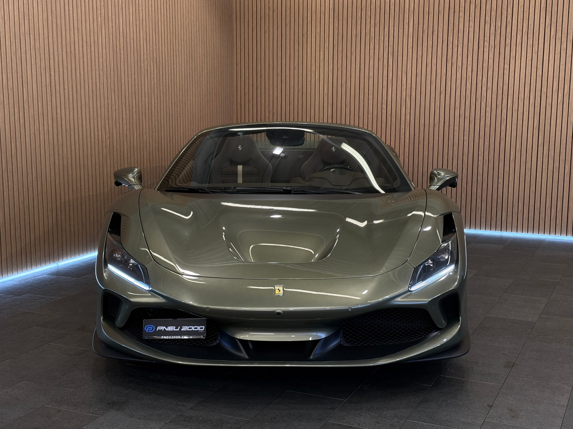 FERRARI F8 Spider *TAILOR MADE* Verde Masoni-showroom-element-2
