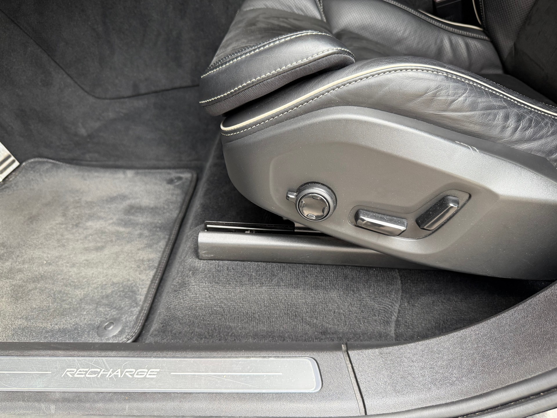VOLVO XC90 T8 TE eAWD R-Design Geartronic-image-8