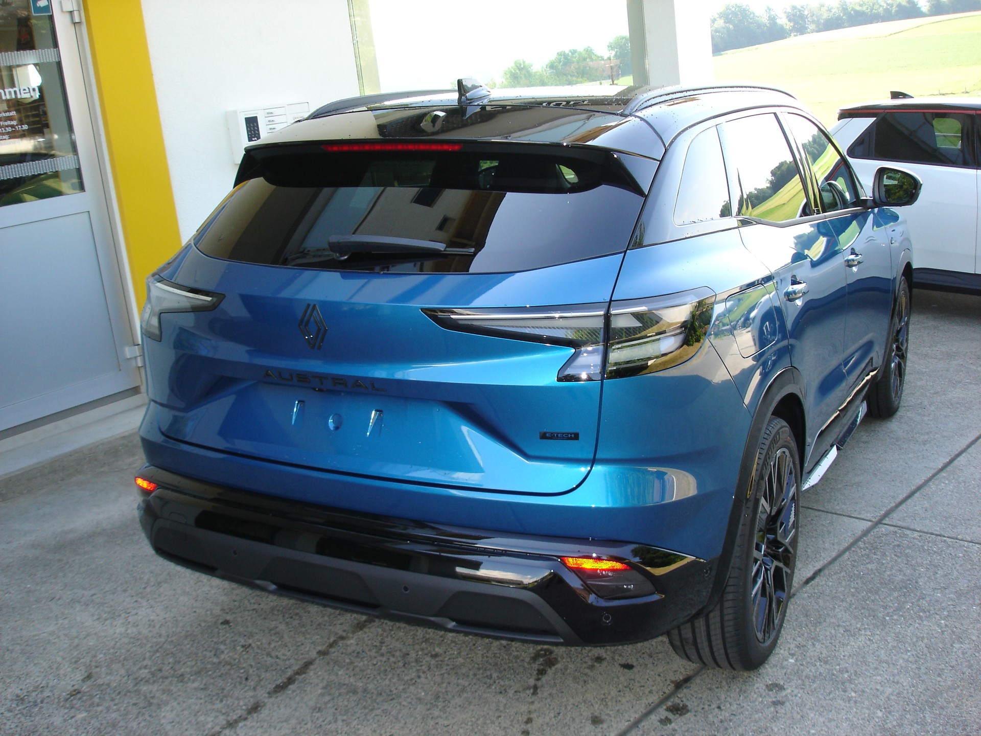 RENAULT Austral 1.2 HEV 200 esprit Alpine A-showroom-element-3