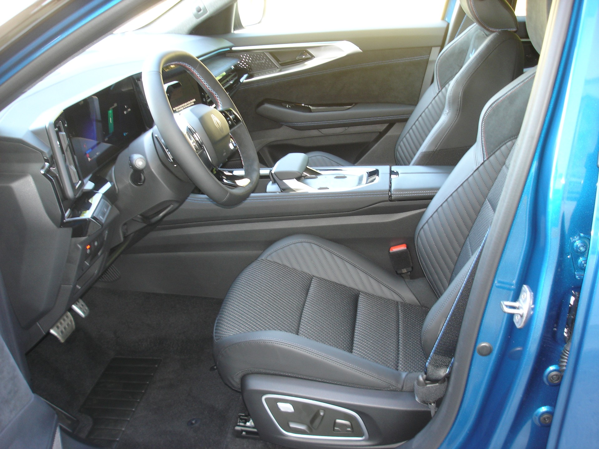 RENAULT Austral 1.2 HEV 200 esprit Alpine A-image-7