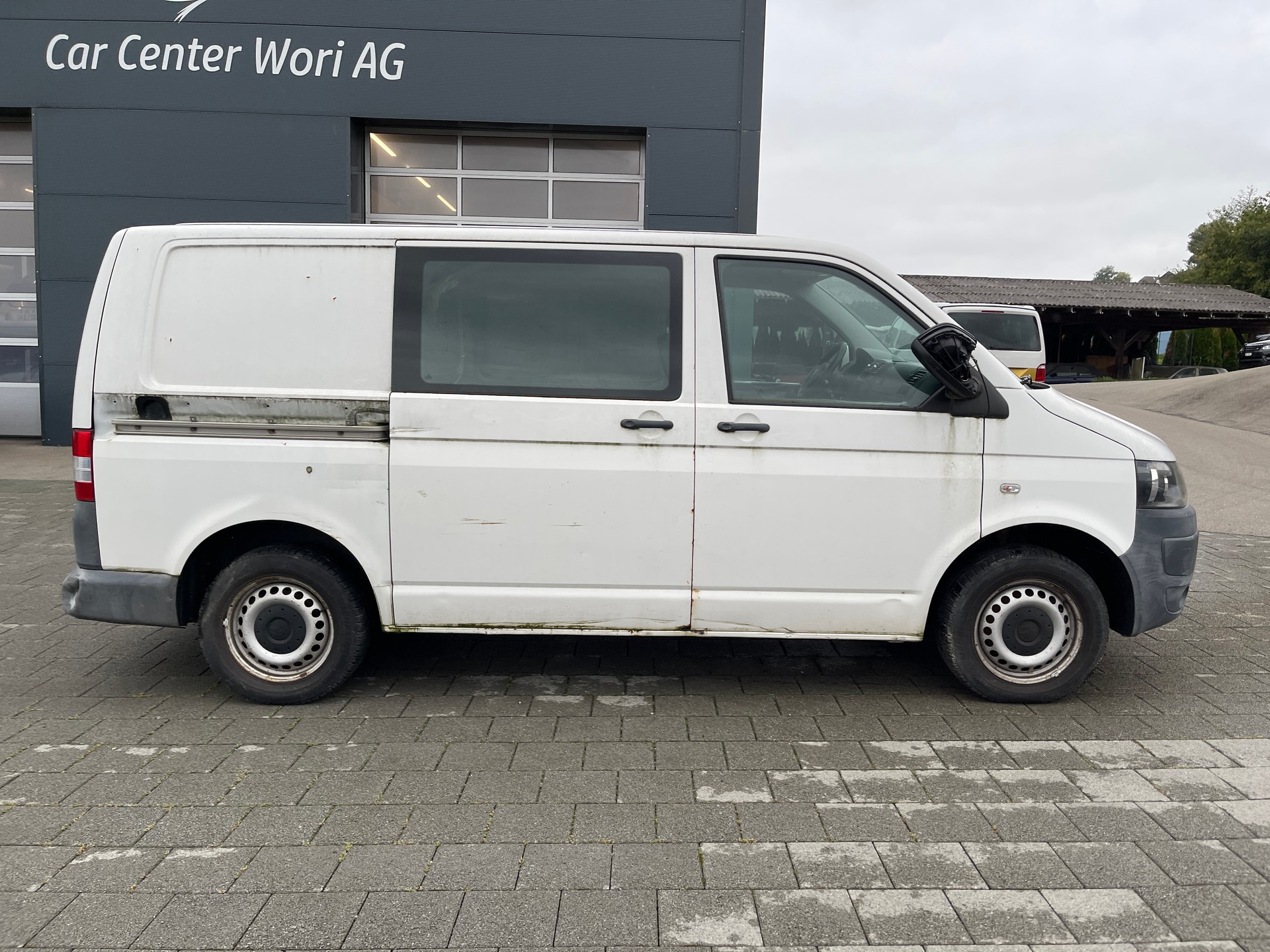 VW T5 2.0 TDI-image-4