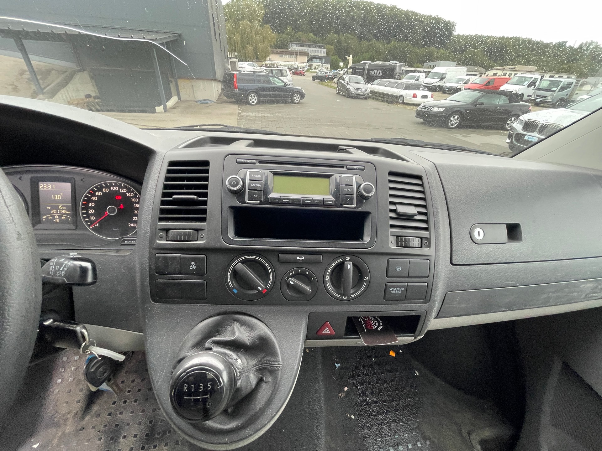 VW T5 2.0 TDI-image-10