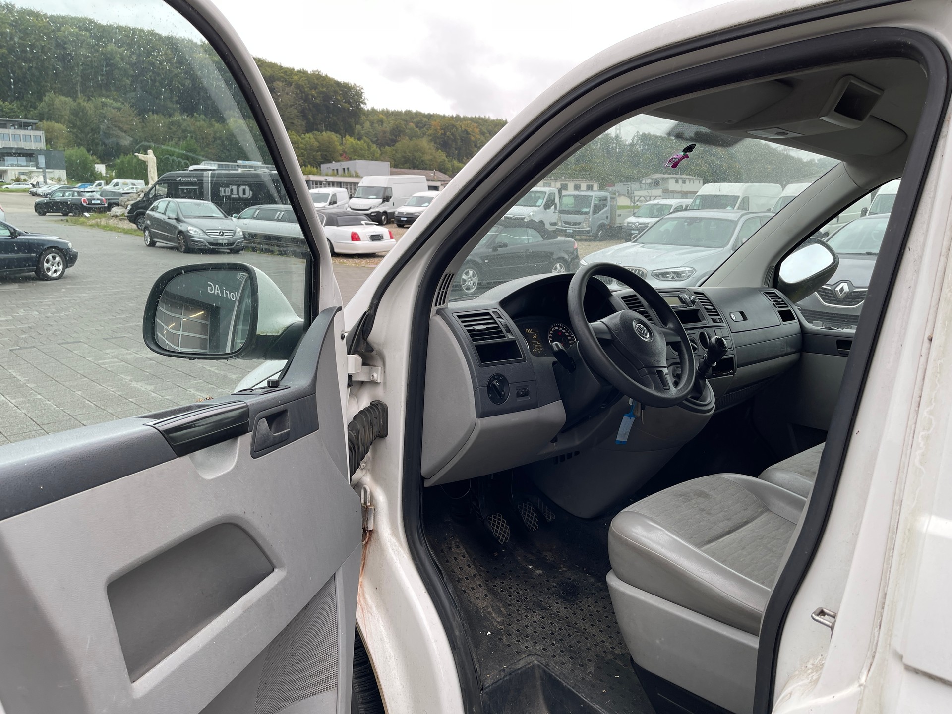 VW T5 2.0 TDI-image-7
