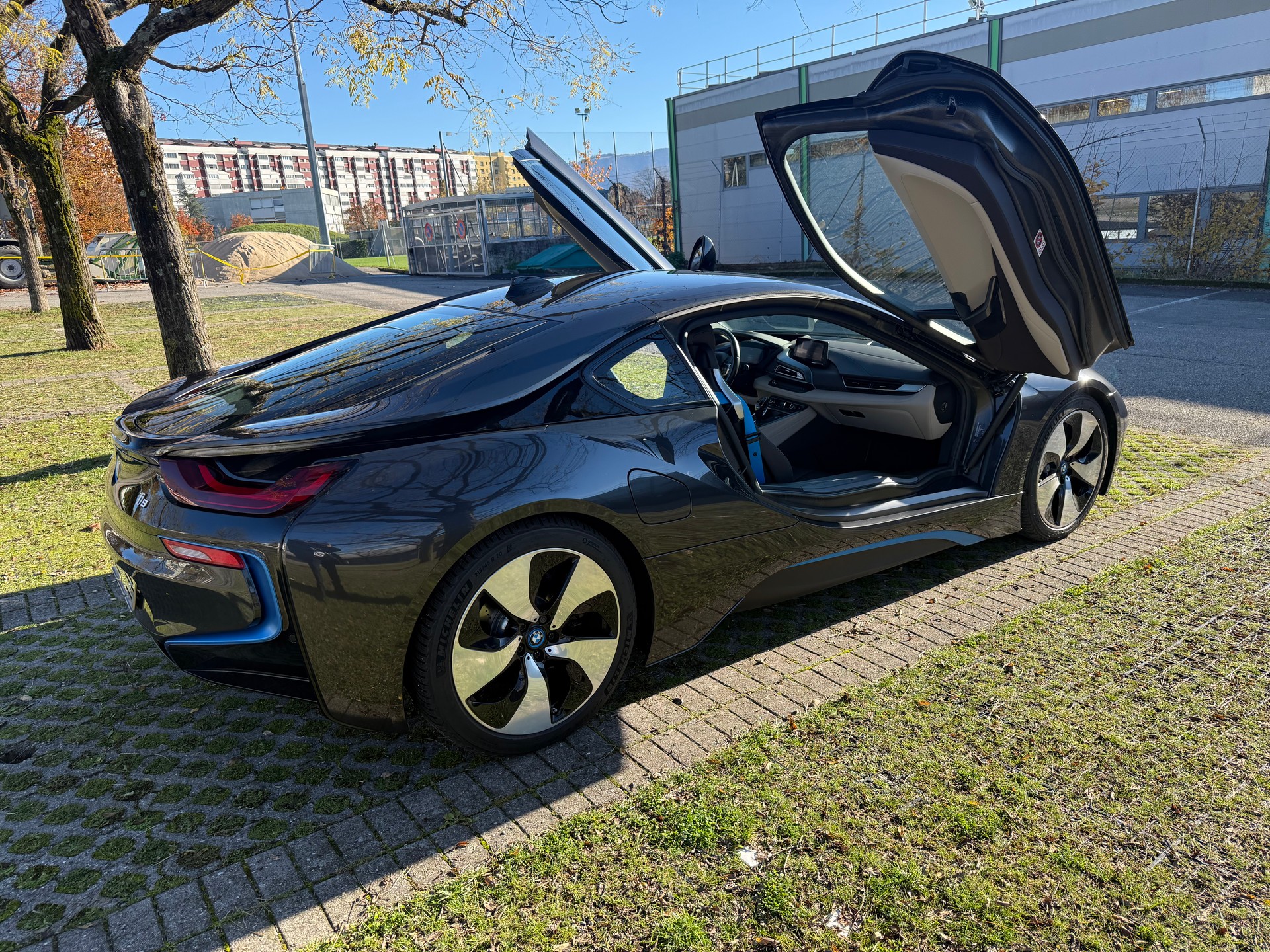 BMW i8 Coupé-image-3