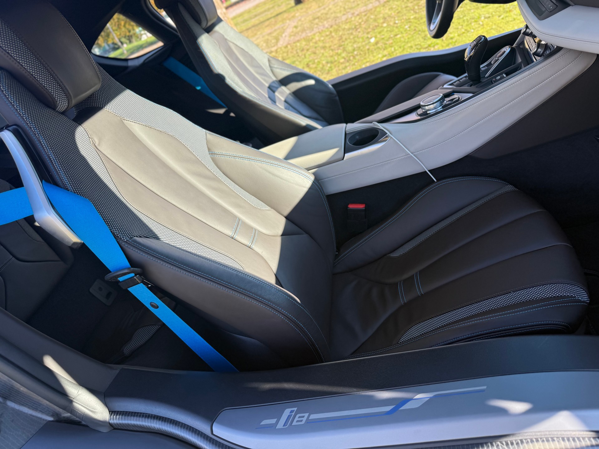 BMW i8 Coupé-image-7