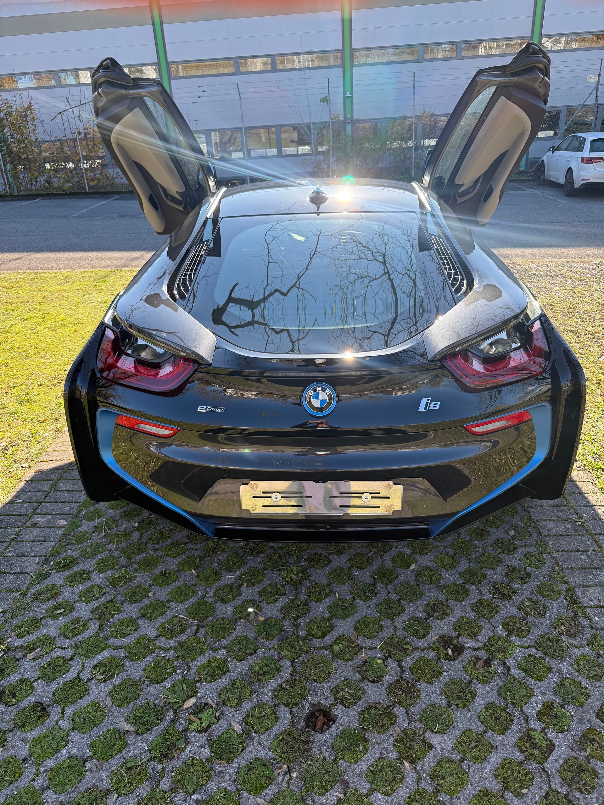 BMW i8 Coupé-image-4