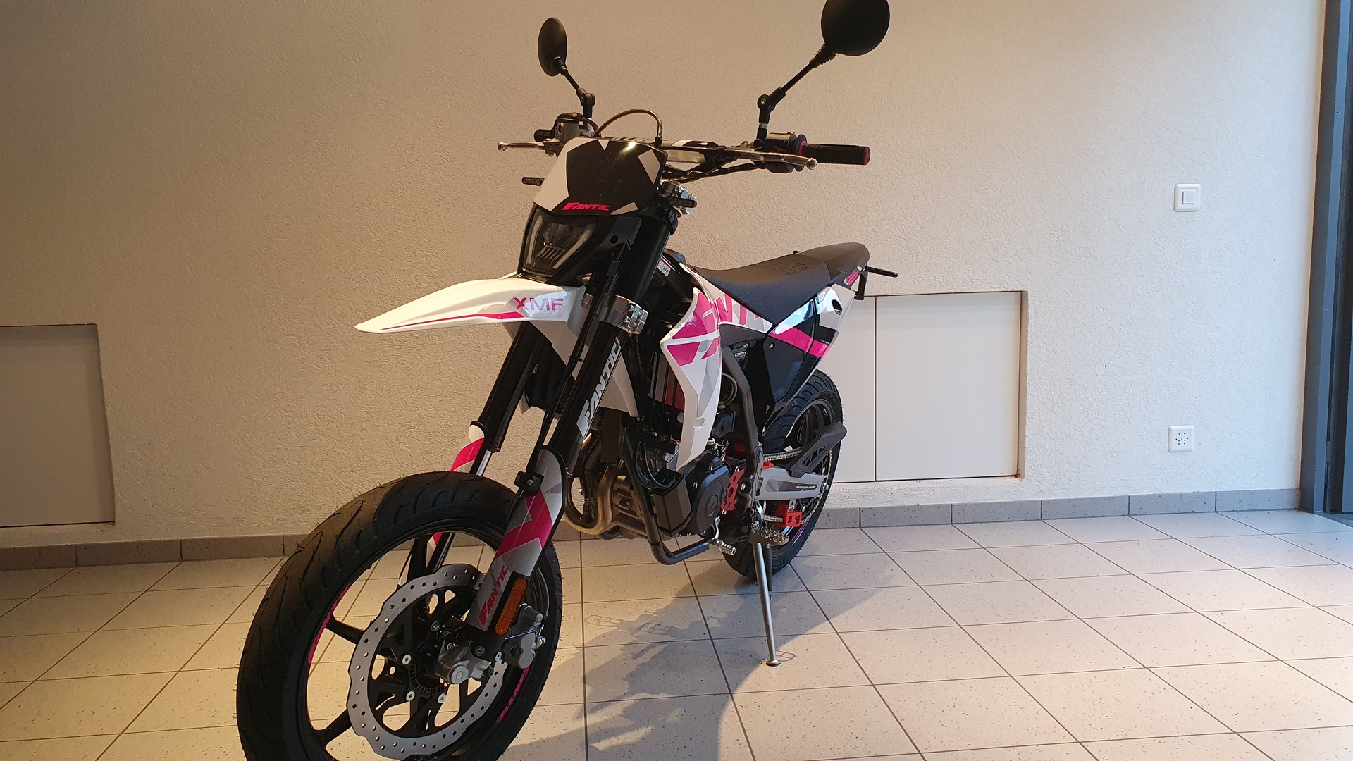 FANTIC XMF 125 Motard-image-3