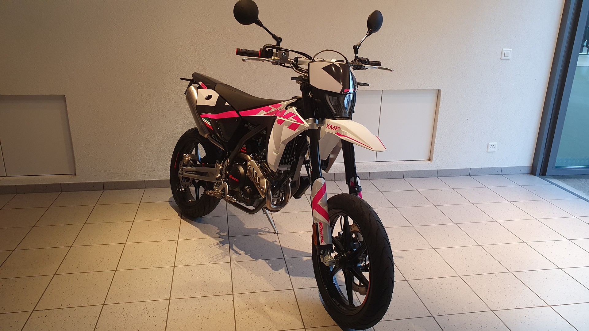 FANTIC XMF 125 Motard-image-2