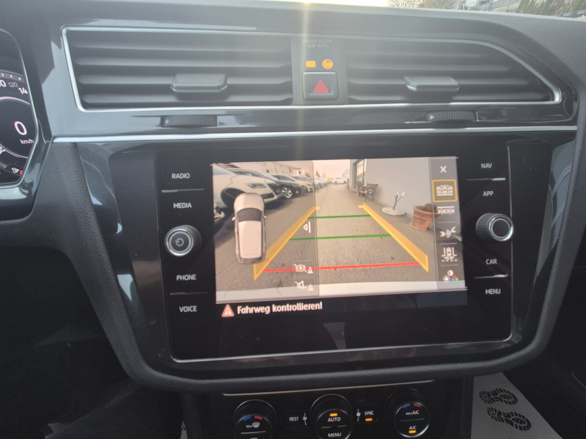 VW Tiguan 2.0 TDI SCR Highline4Motion DSG-image-13