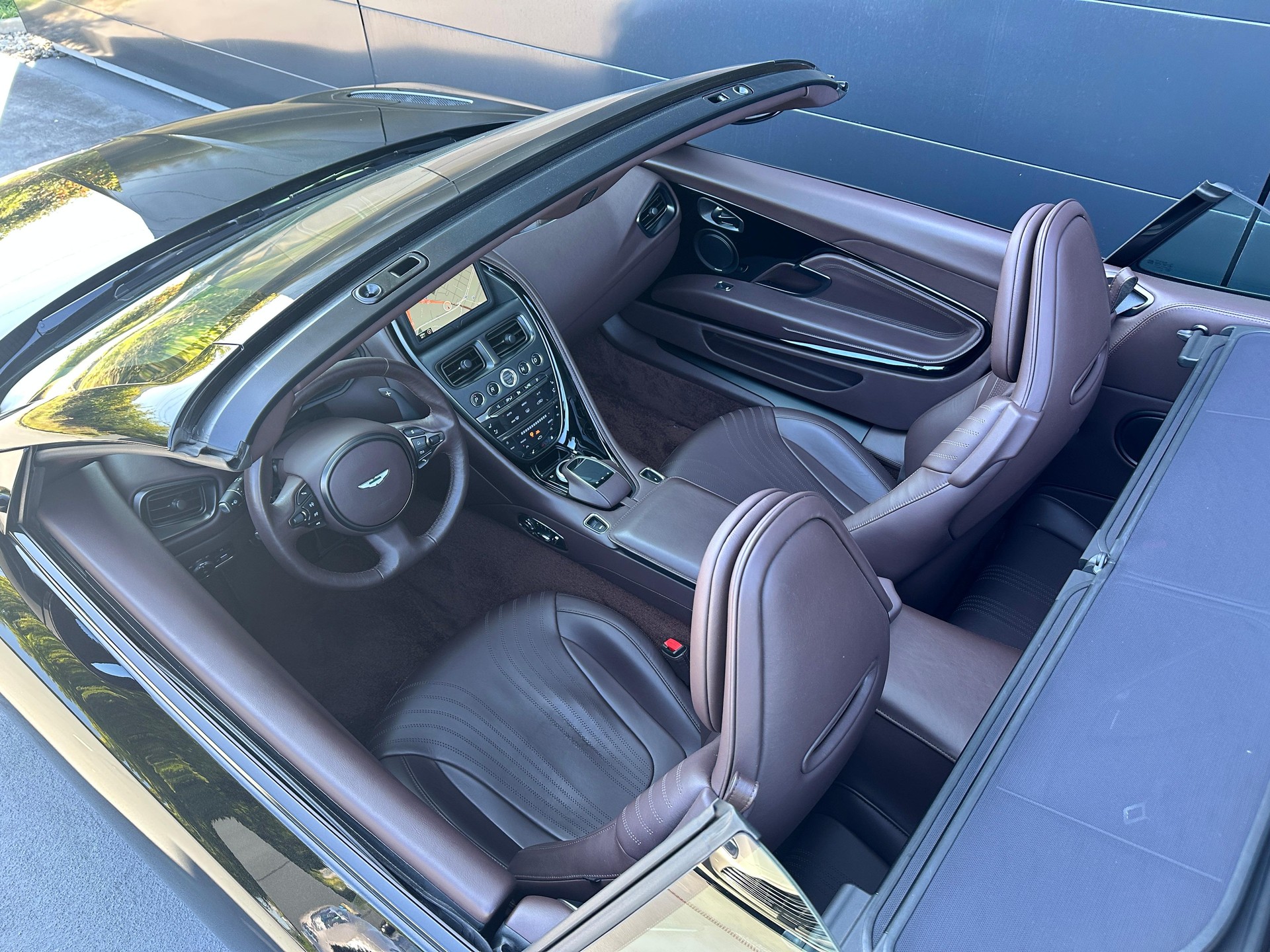 ASTON MARTIN DB11 Volante 4.0 V8 Bi-Turbo-image-12