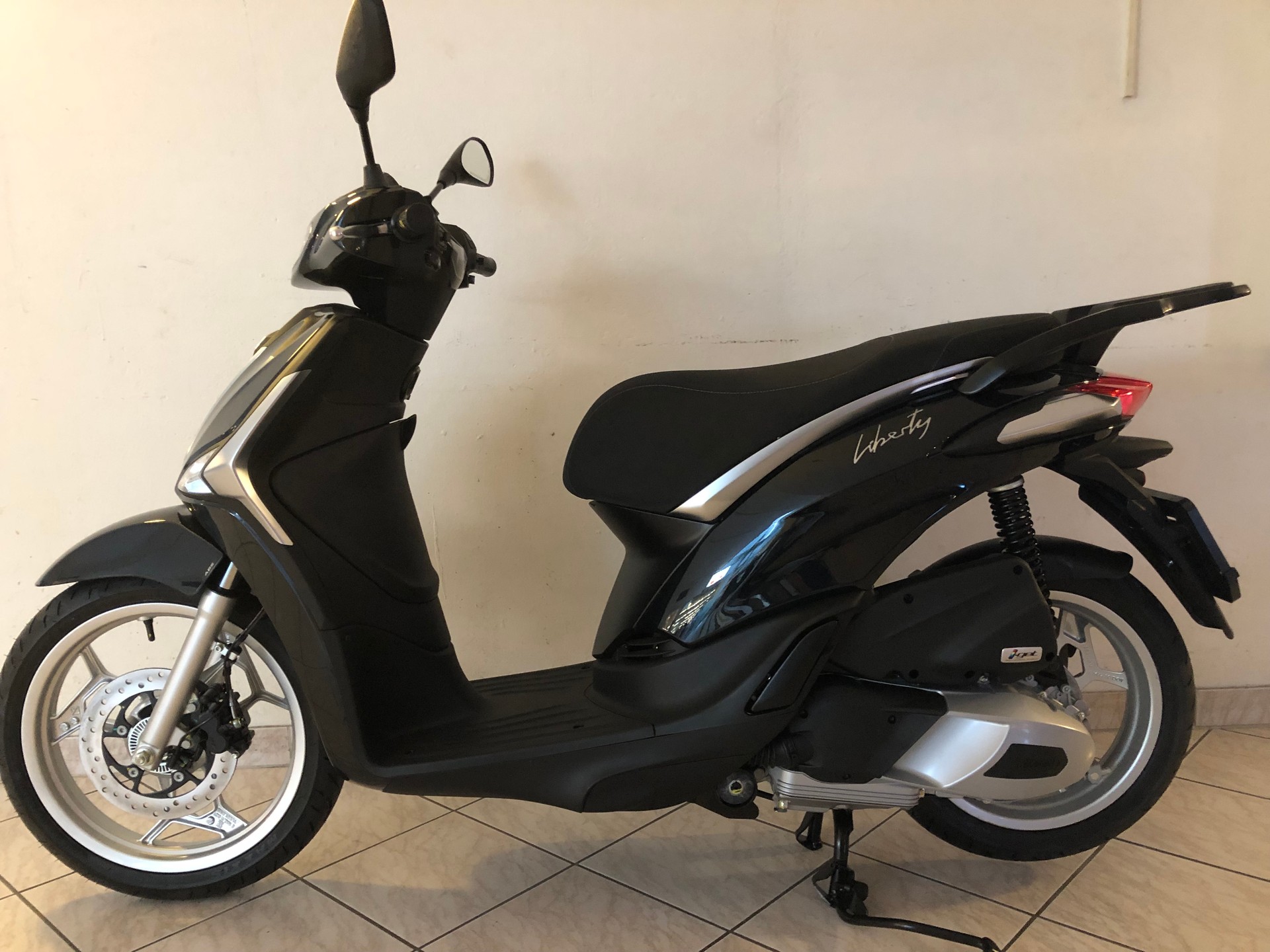 PIAGGIO Liberty 125 E5+-image-1