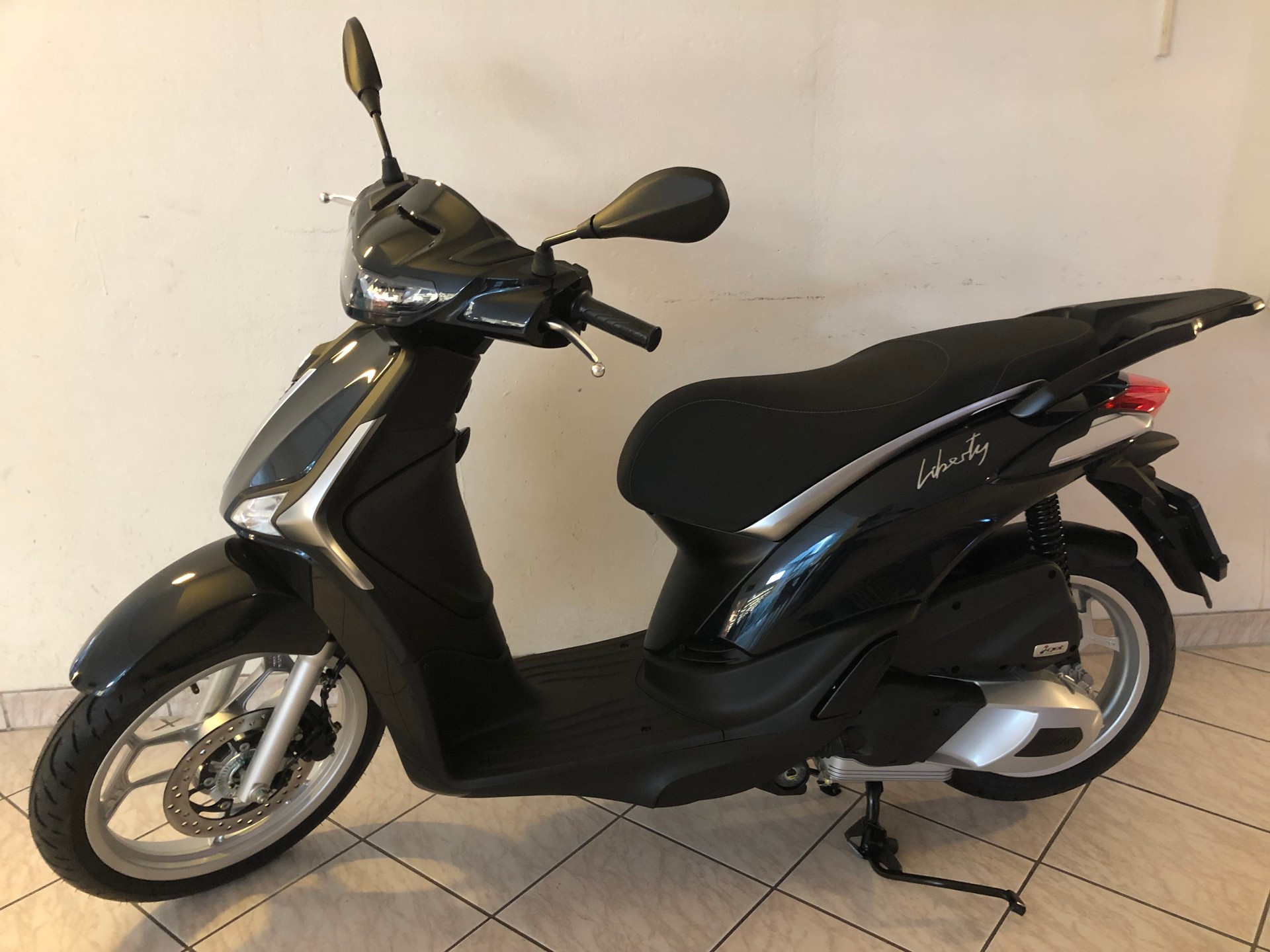PIAGGIO Liberty 125 E5+-image-9