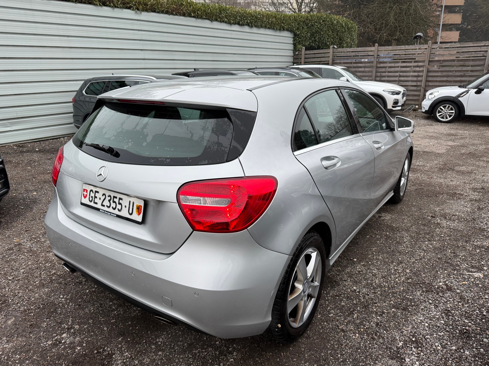 MERCEDES-BENZ A 180 Urban 7G-DCT-showroom-element-3