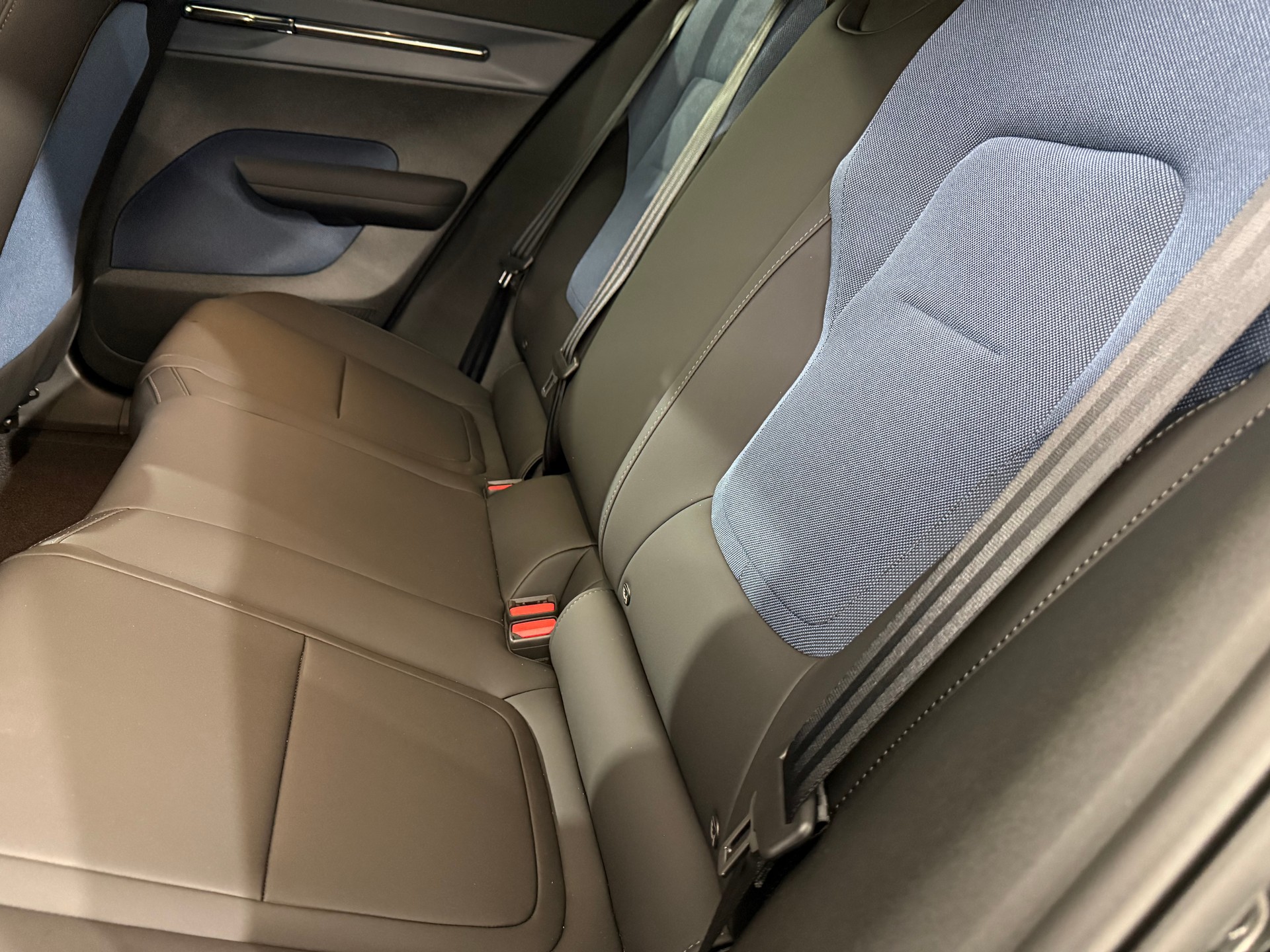 VOLVO EX 30 E60 Twin Plus Performance-image-5