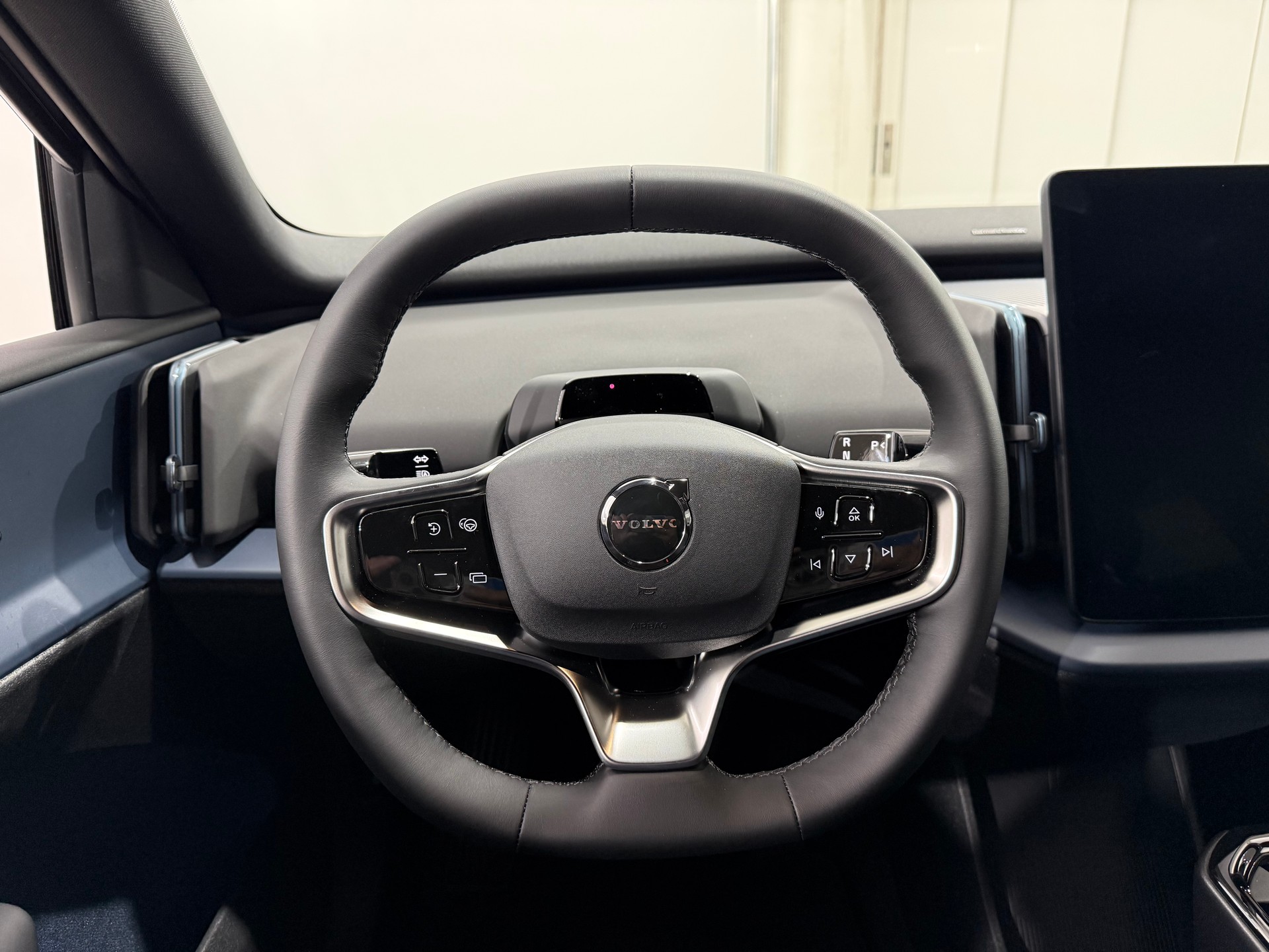VOLVO EX 30 E60 Twin Plus Performance-image-12