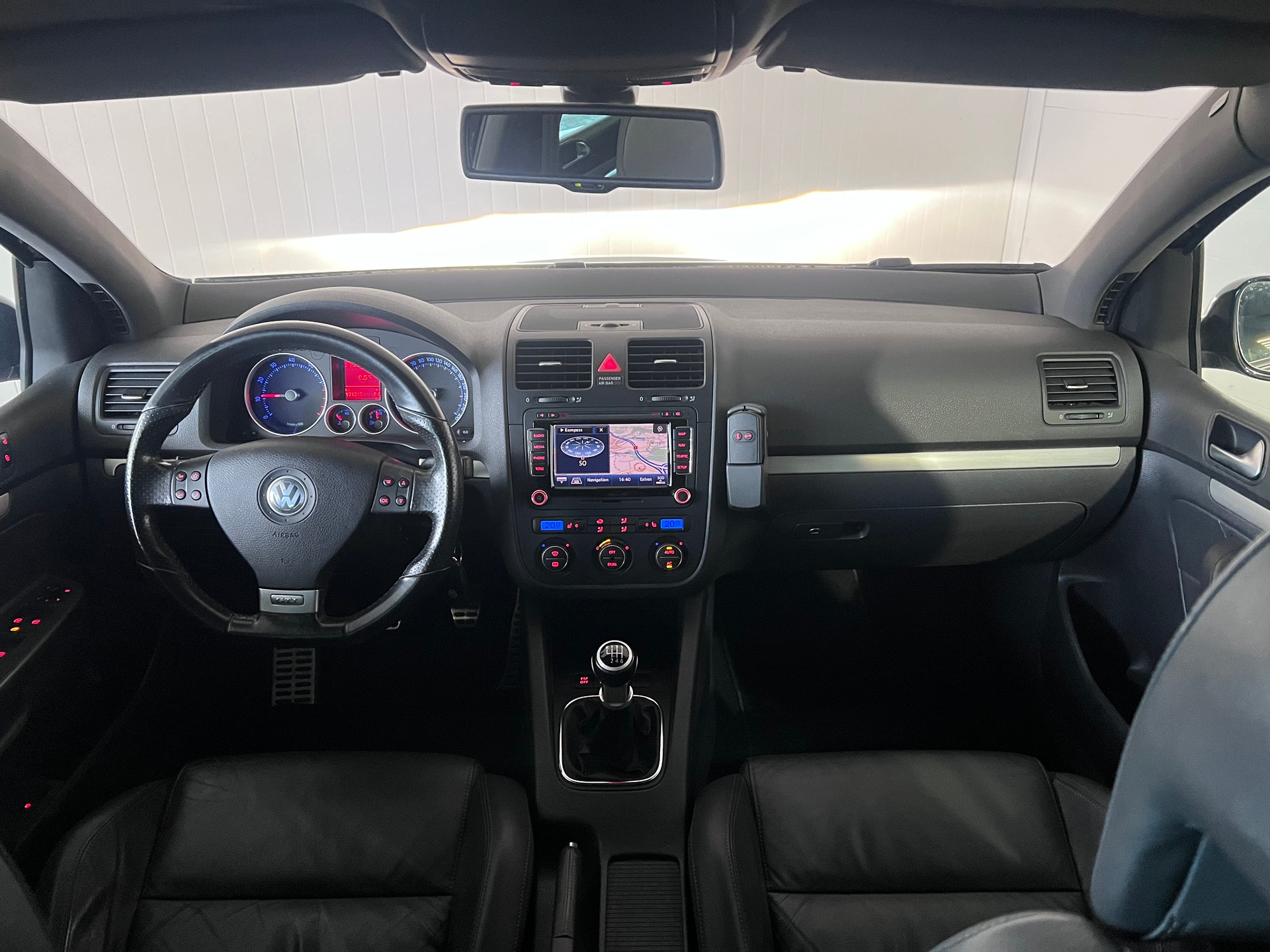 VW Golf 2.0 TFSI GTI-image-17