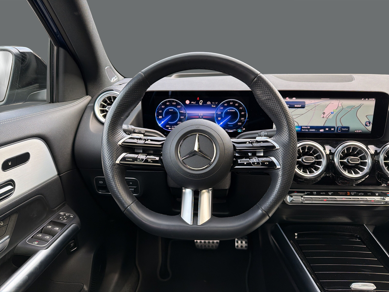 MERCEDES-BENZ EQA 350 AMG Line 4Matic-image-9