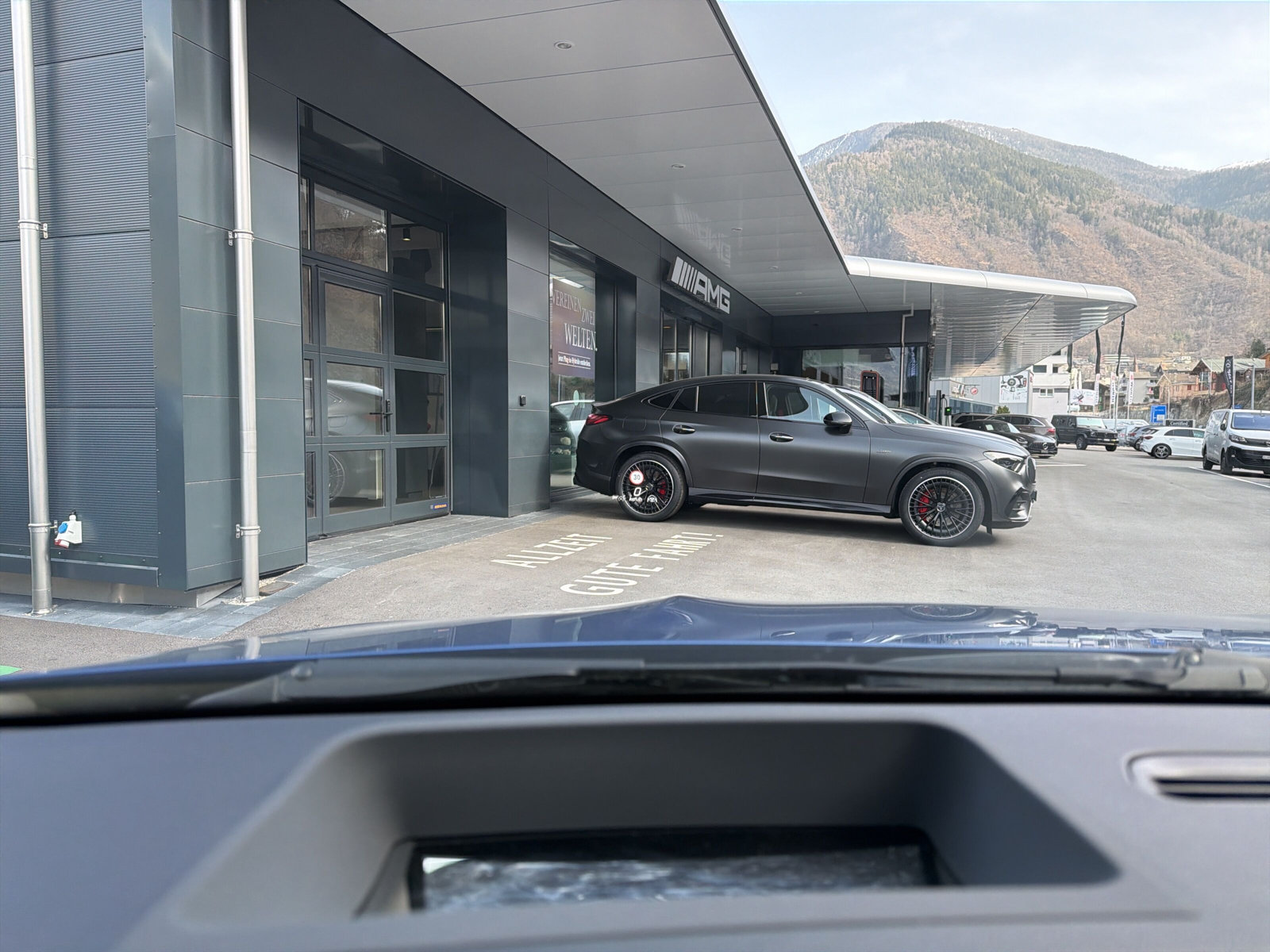 MERCEDES-BENZ EQA 350 AMG Line 4Matic-image-24